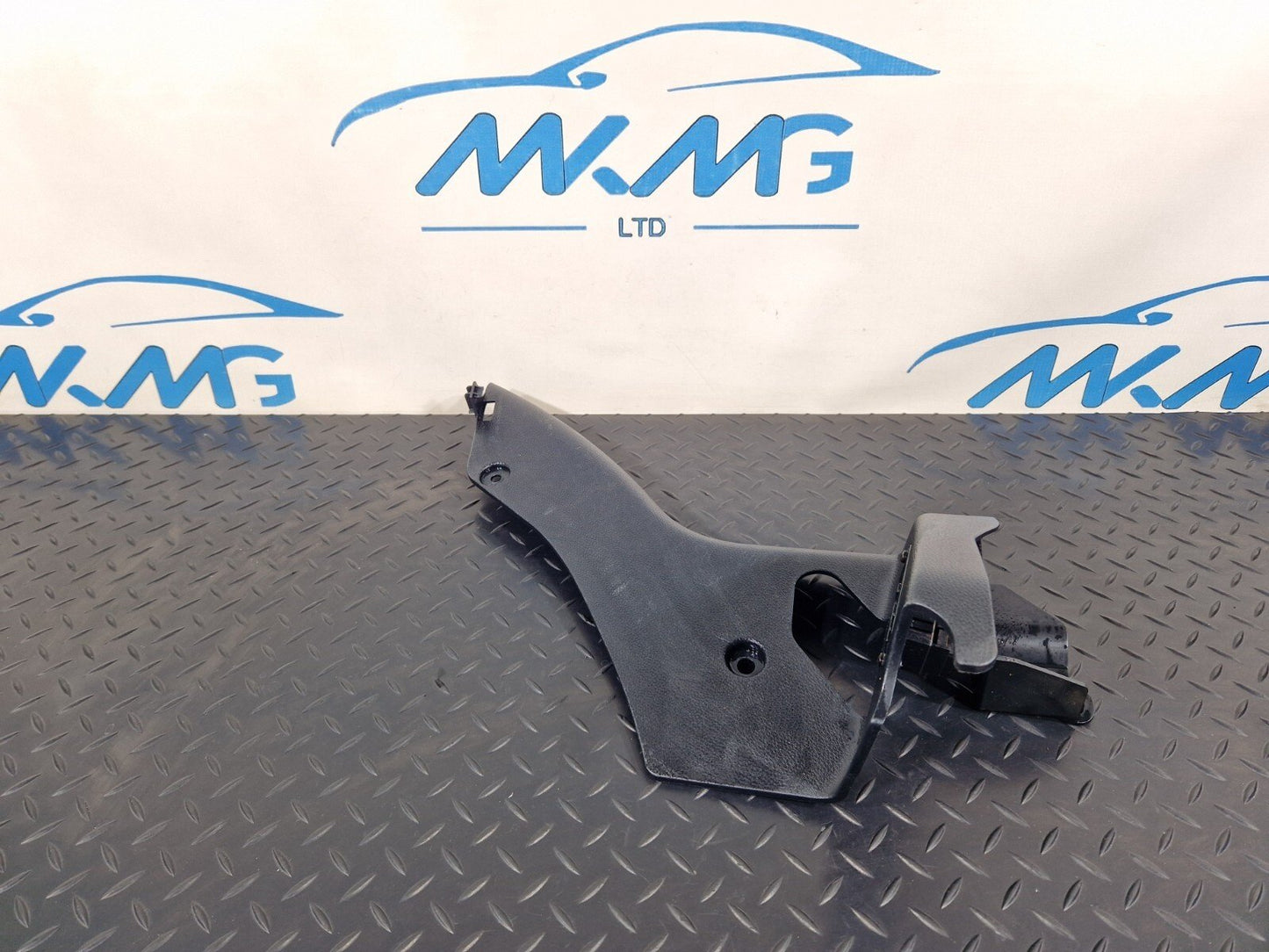 18-ON MERCEDES SPRINTER W907 W910 LEFT DOOR SILL TRIM MOLDING FRONT A9106880000
