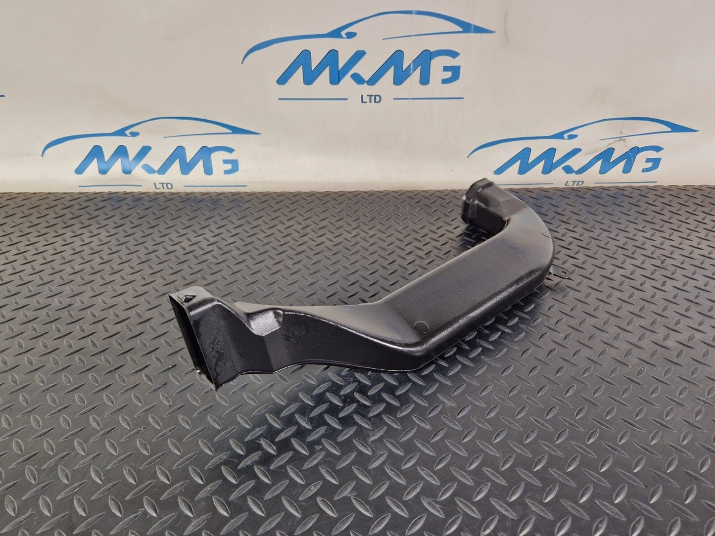 18-ON MERCEDES BENZ SPRINTER W907 OEM AIR DUCT A9078310900