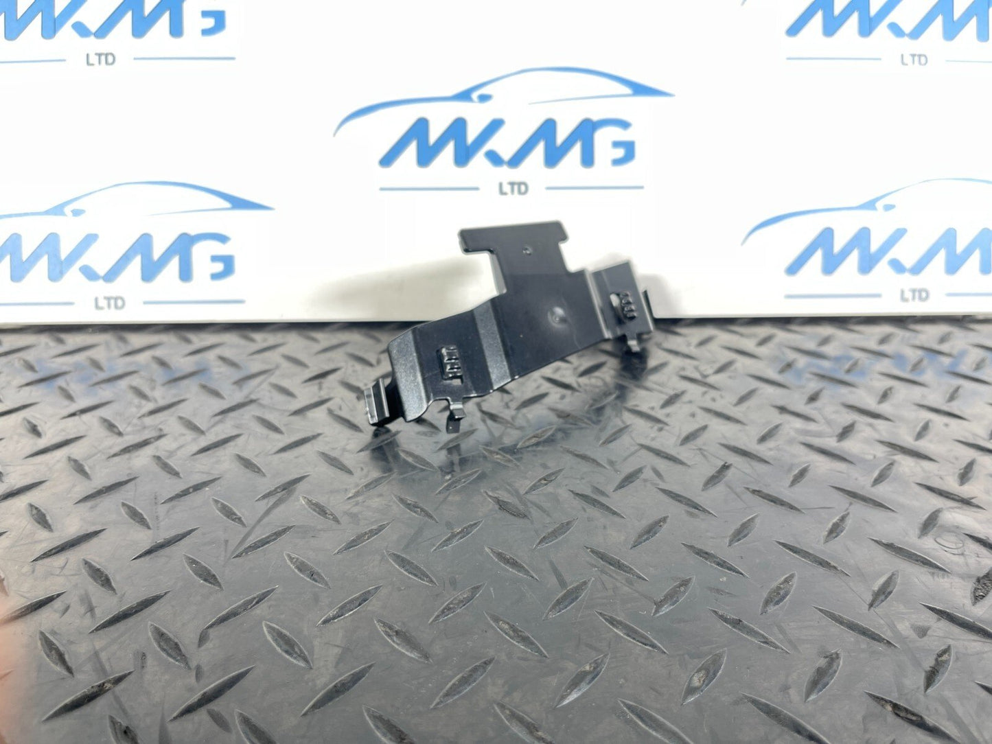 16-23 AUDI A5 F5 SPORTBACK S-LINE B-Pillar Trim Panel Bracket Upper 8W8867191