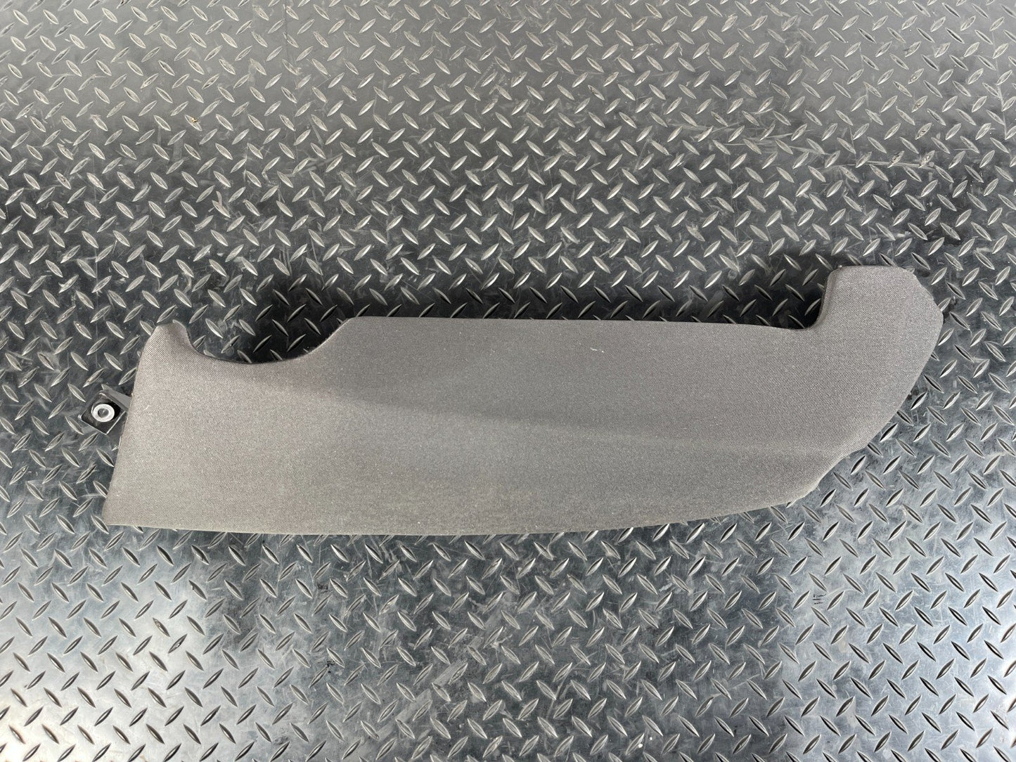 16-19 AUDI A4 B9 ESTATE GENUINE REAR LEFT PASSENGER SIDE CLOTH BOLSTER 8W0885703