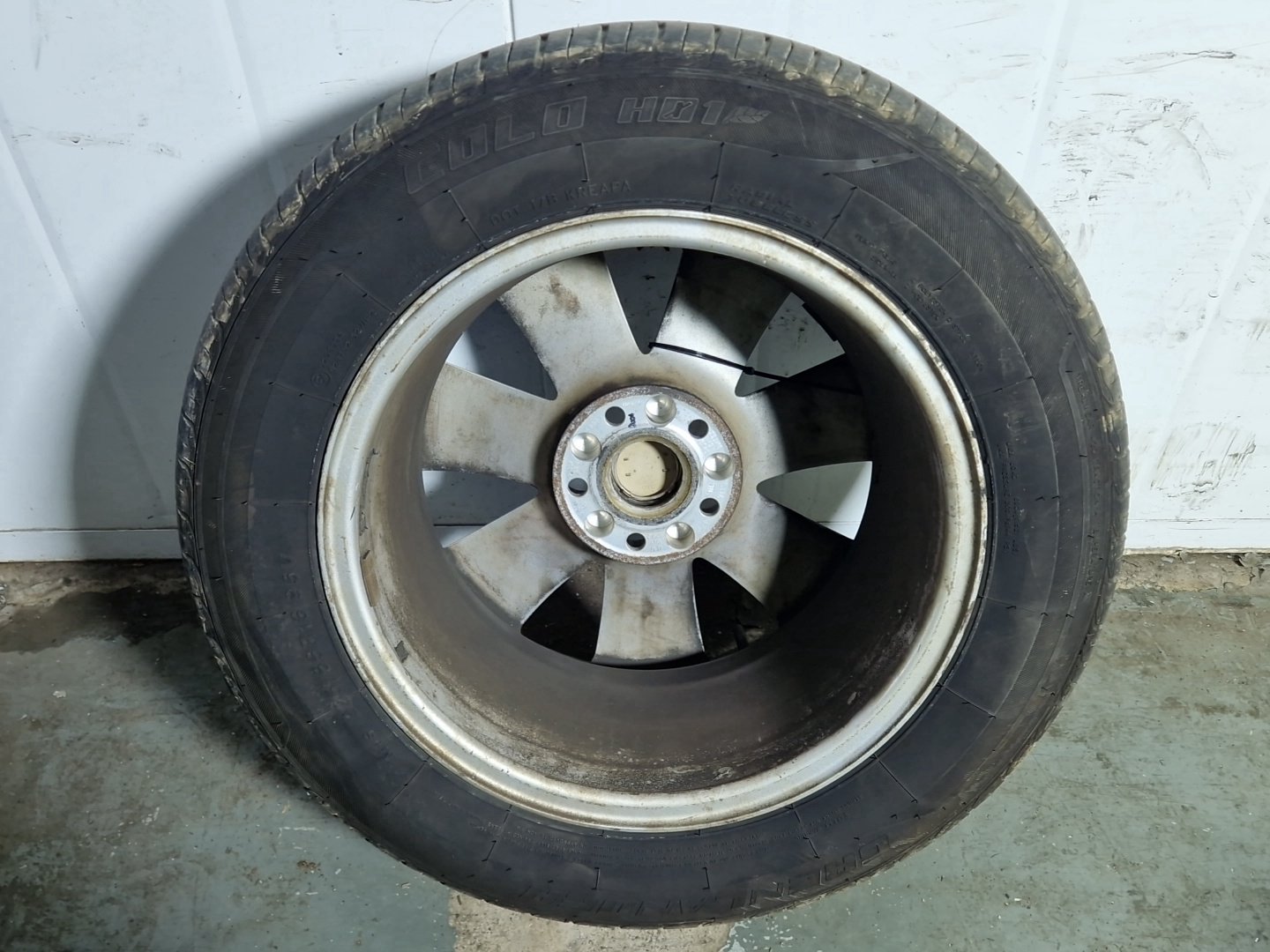 Audi A6 Quattro MK3 (4F)(C6) Alloy Wheel with Tyre 225/55/16 ~5mm 4F0601025AJ