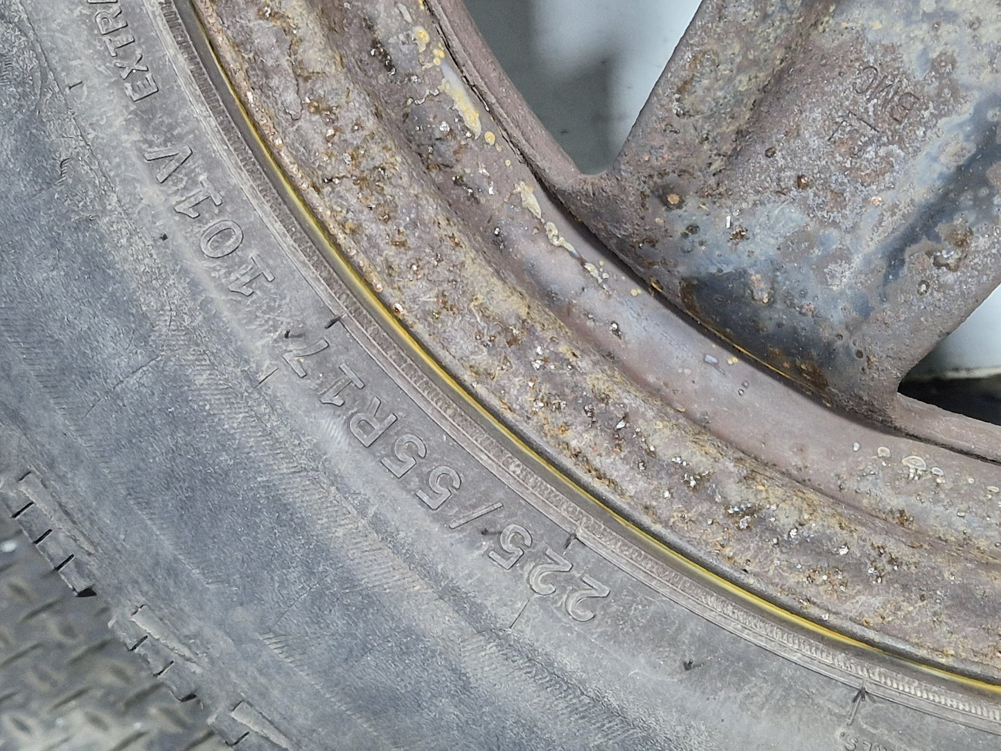 Ford C-Max MK1 17" Alloy Wheel with Tyre 4mm 225/55/17