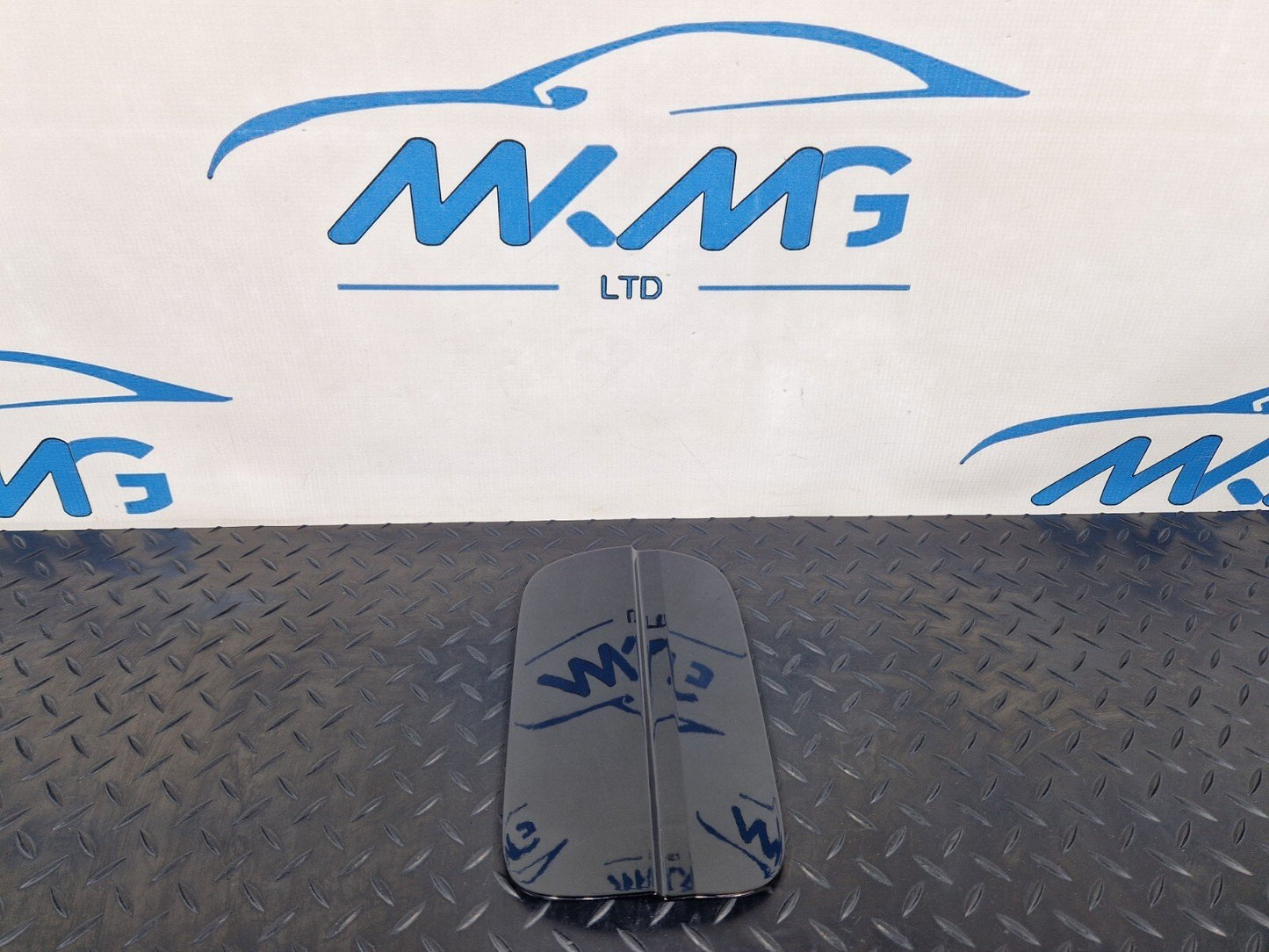 AUDI Unknown Part Type 8W0809907