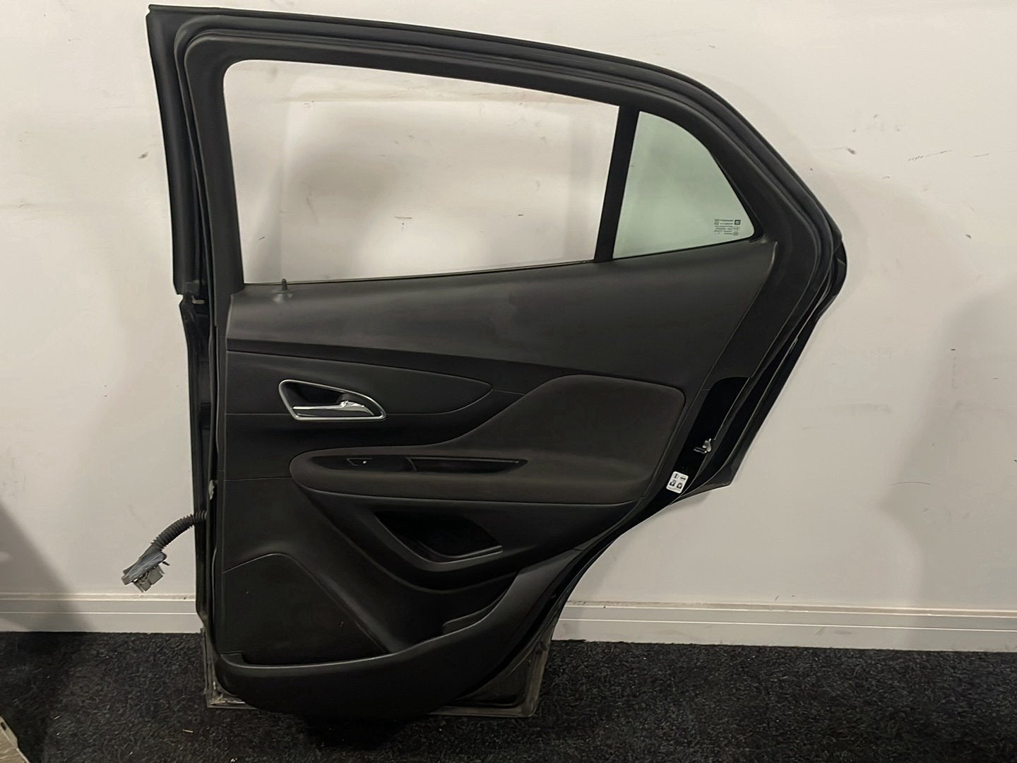 Vauxhall Mokka MK1 (G1U0) SUV Rear Right O/S Driver Complete Door in Black GAR