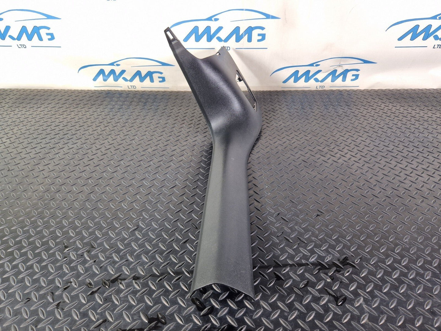 16-19 AUDI A4 B9 FRONT LEFT SIDE KICK PANEL SKIRT TRIM COVER 8W2867271A