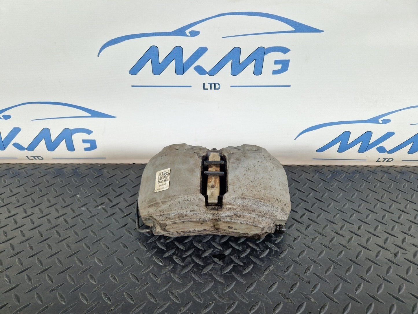16-19 AUDI A4 B9 AVANT FRONT RIGHT BRAKE CALIPER WITH BRAKE PAD 8W06BG