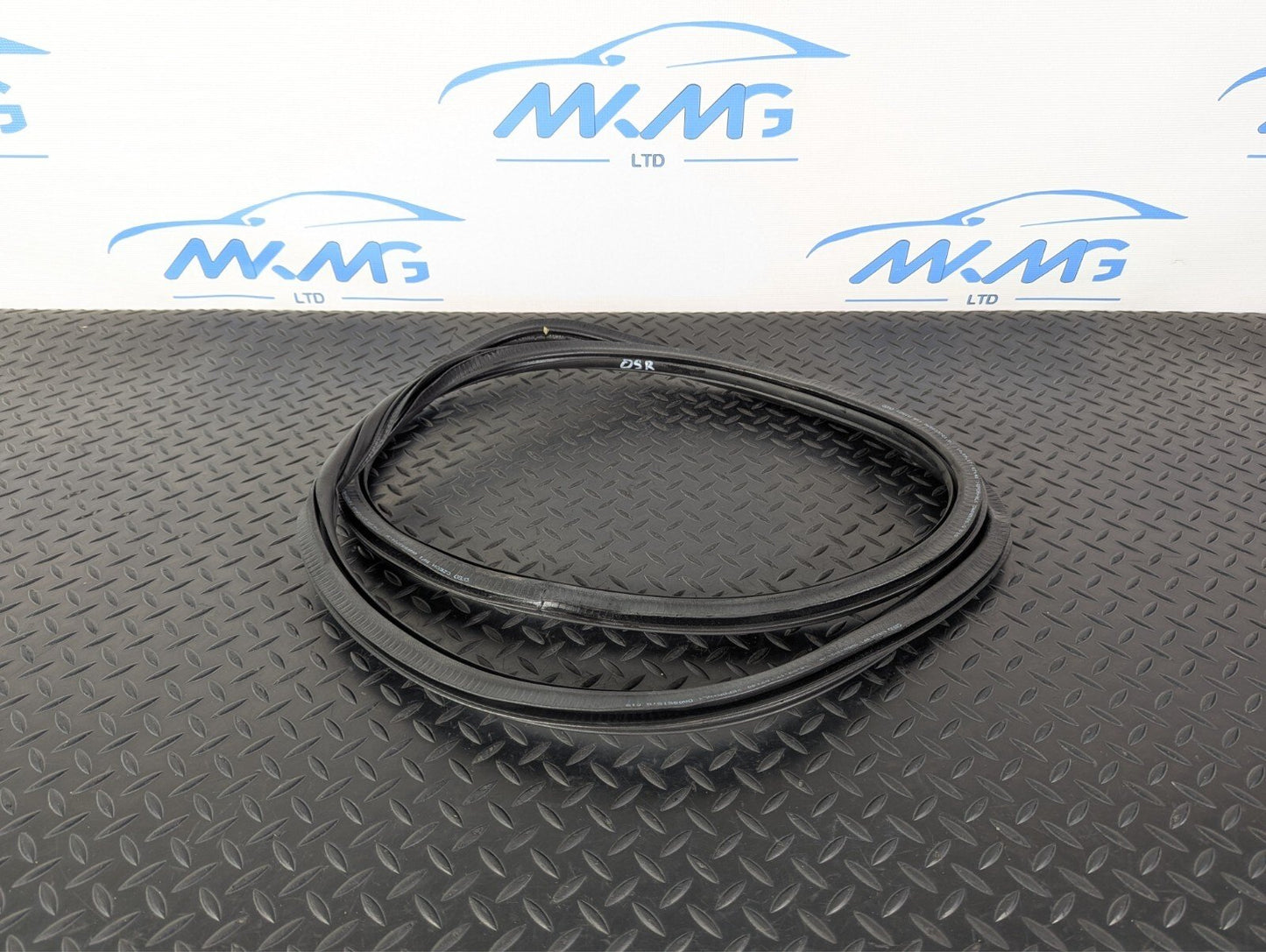 16-19 AUDI A4 B9 SALOON OEM REAR DOOR RUBBER SEAL FITS LEFT & RIGHT 8W5833721B