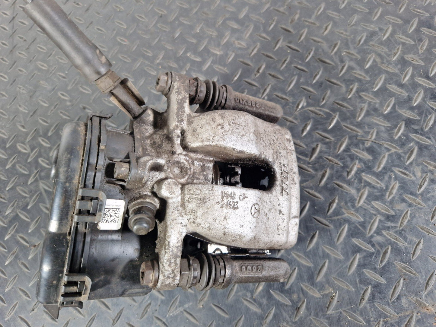 14-20 MERCEDES BENZ GLA X156 REAR LEFT SIDE BRAKE CALIPER A2464232398