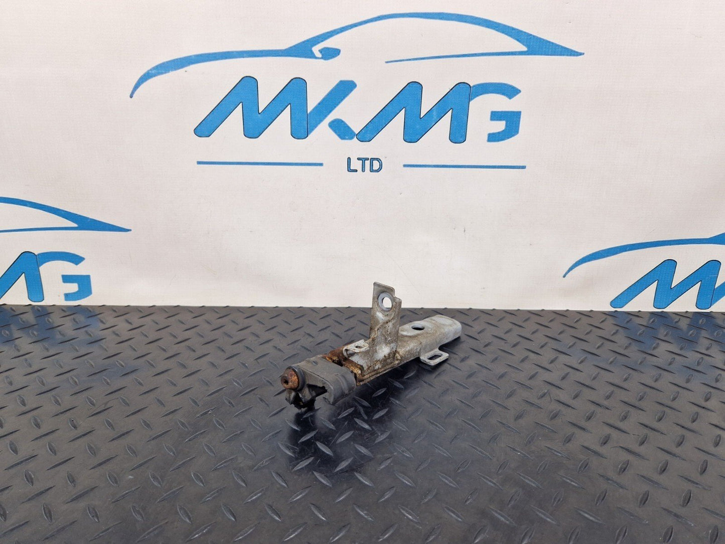 14-21 MERCEDES C220d W205 EXHAUST PIPE MOUNT HOOK BRACKET HOLDER A2054902440