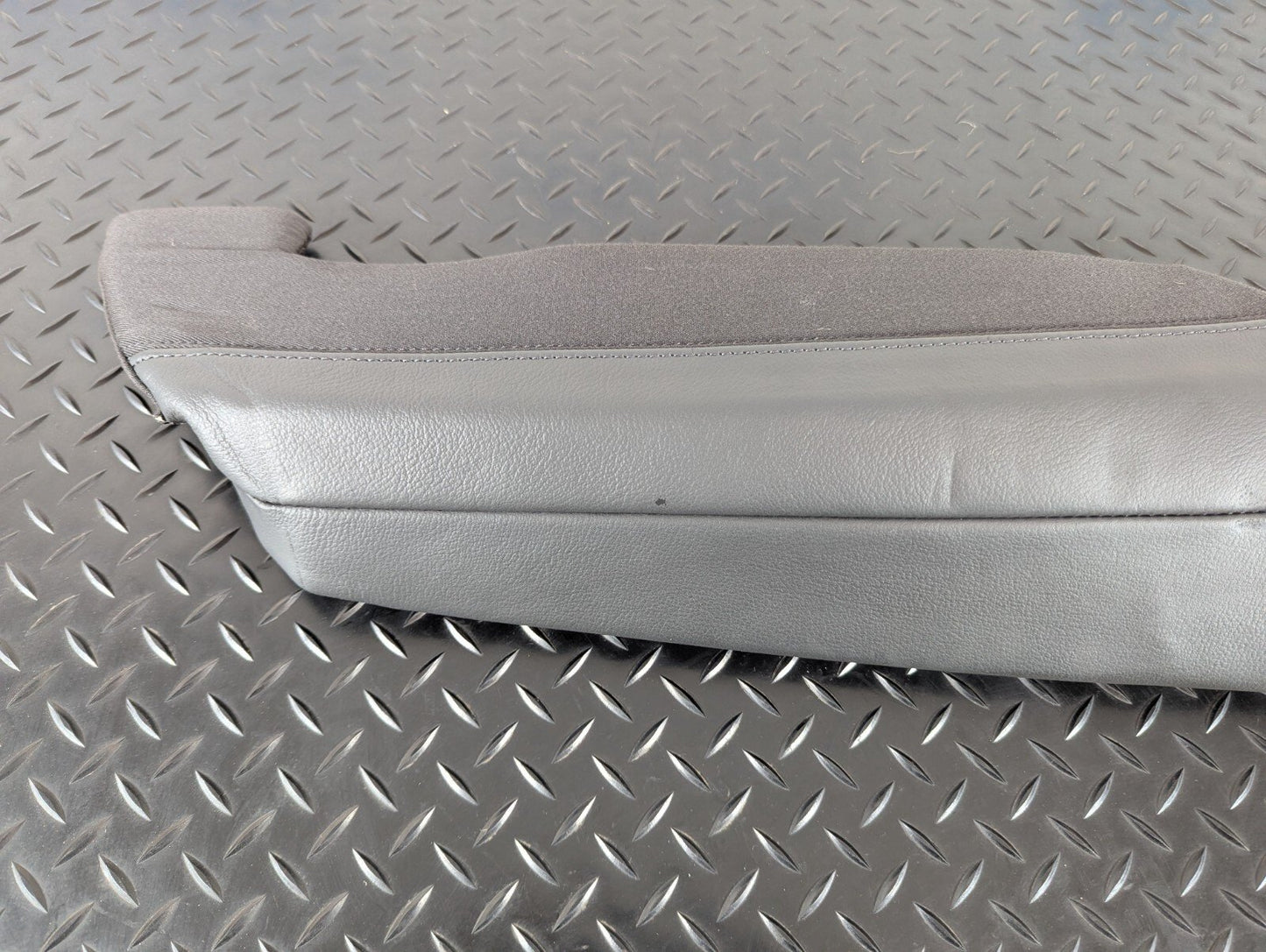 12-18 AUDI A6 C7 RIGHT O/S REAR SEAT SIDE COVER LEATHER & SAFETY BAG 4G0885704AQ