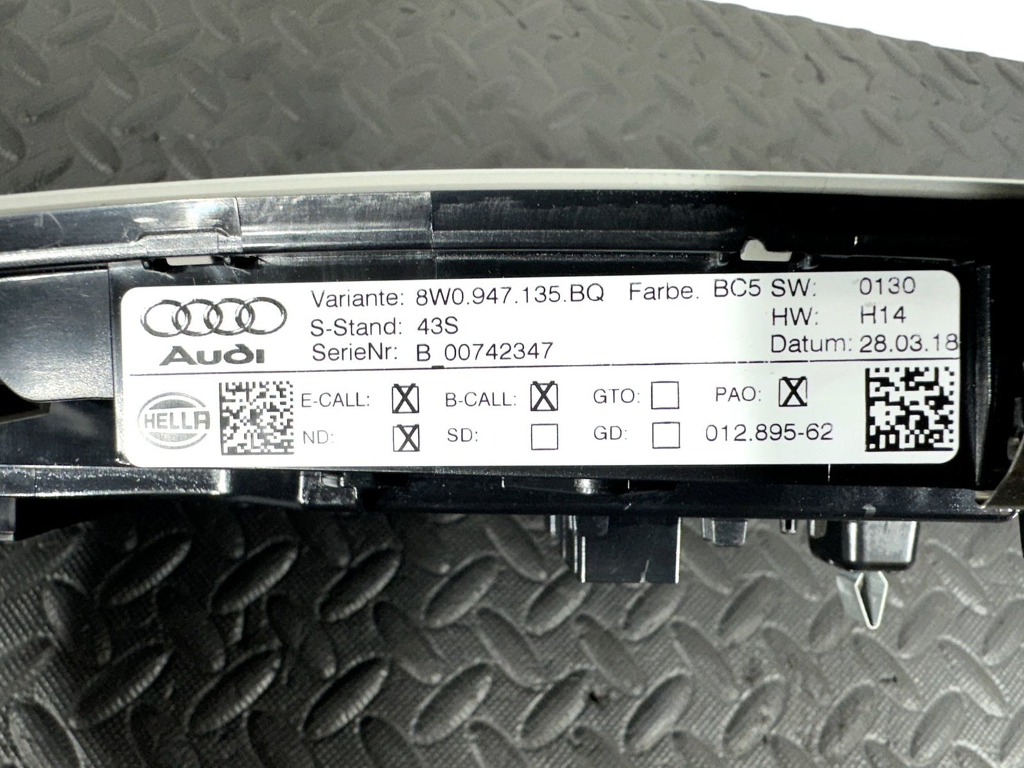 16-19 AUDI A4 B9 AVANT GENUINE LIGHT INTERIOR COURTESY ROOF 8W0947135