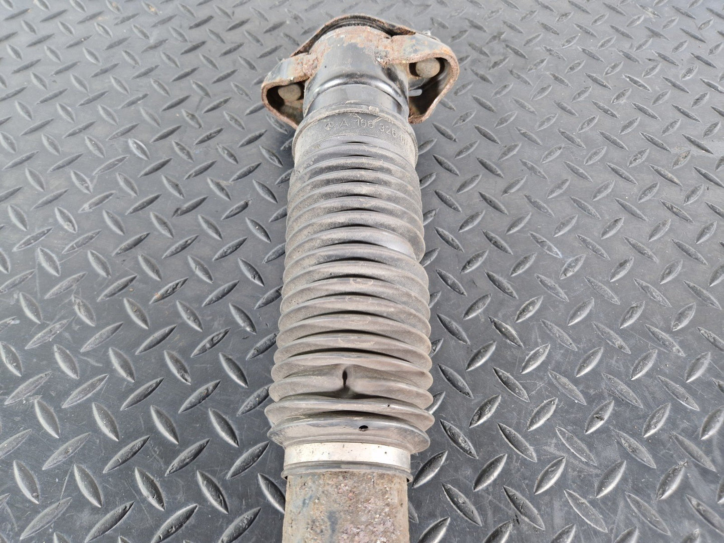 11-19 MERCEDES ML W166 GENUINE REAR SHOCK ABSORBER FITS BOTH SIDES A1663262000