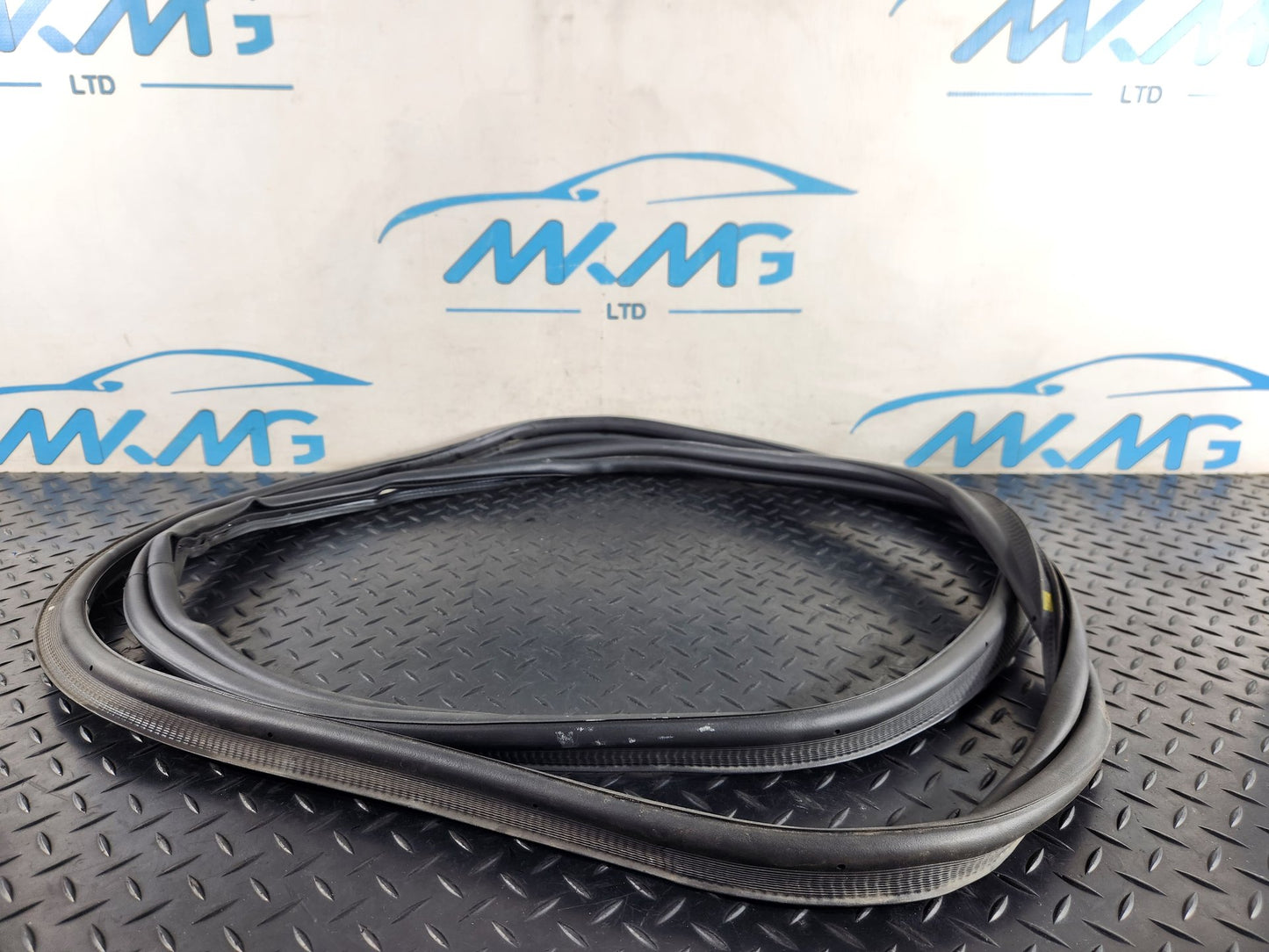 Land Rover Range Rover Evoque L551 SUV Genuine Tailgate Boot Seal K8D241608AD