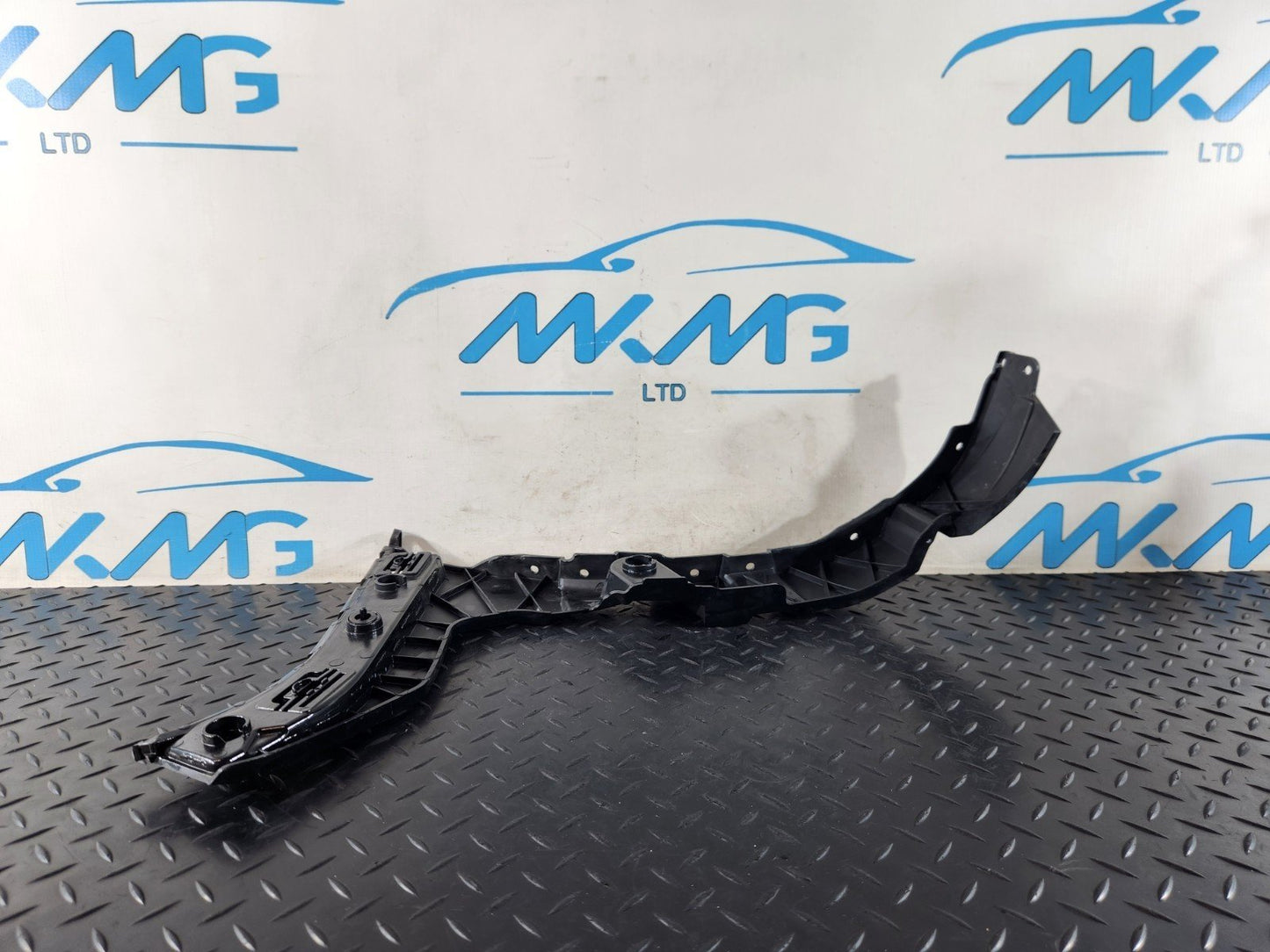 19-ON MERCEDES BENZ B CLASS W247 B CLASS REAR LEFT BUMPER BRACKET A2478850400