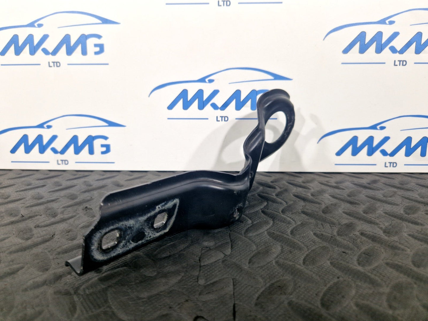 16-22 BMW X1 F48 NS LEFT PASSENGER SIDE BONNET STRUT BRACKET 7355991
