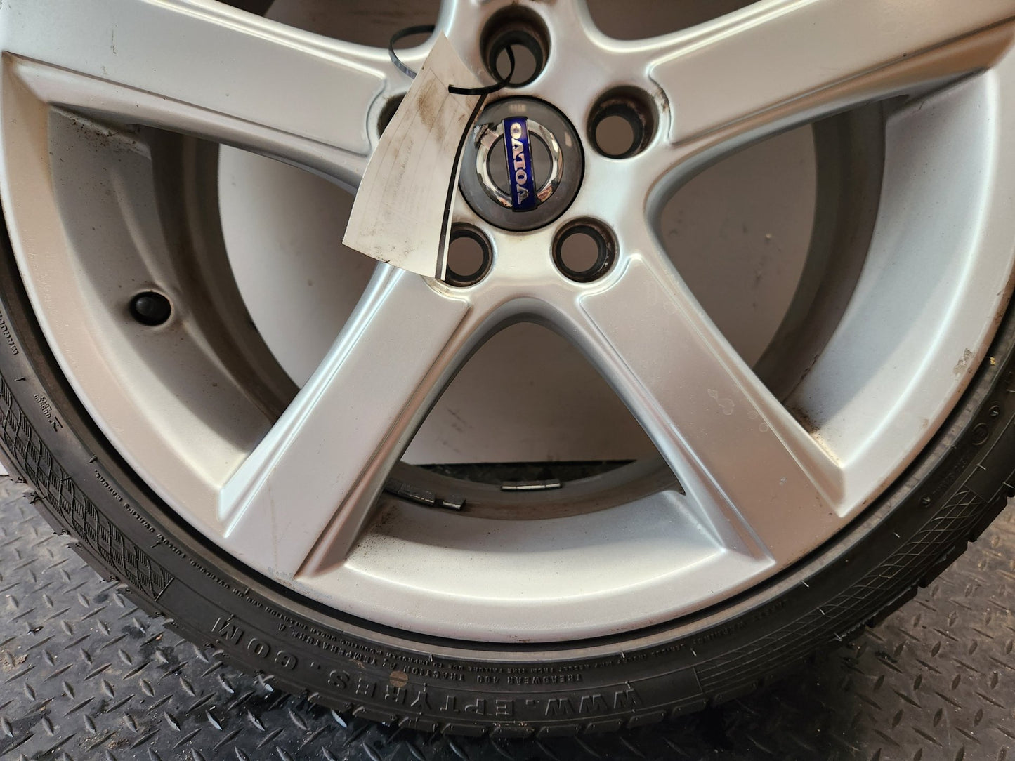 Volvo V50 MK2 FL (MW) 18" Alloy Wheel with Tyre 215/45/18 ~7mm