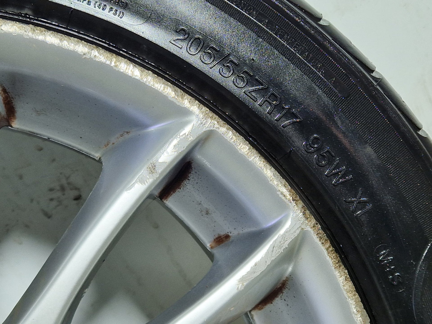 Volvo S40 MK2 (MS) 17" Alloy Wheel with Tyre 205/55/17 ~4mm 30671414