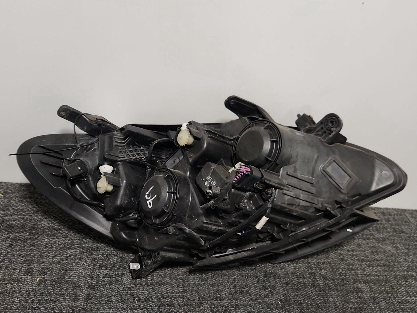 Vauxhall Mokka MK1 (G1U0) SUV Genuine Front Left NS Passenger Headlight 42435927