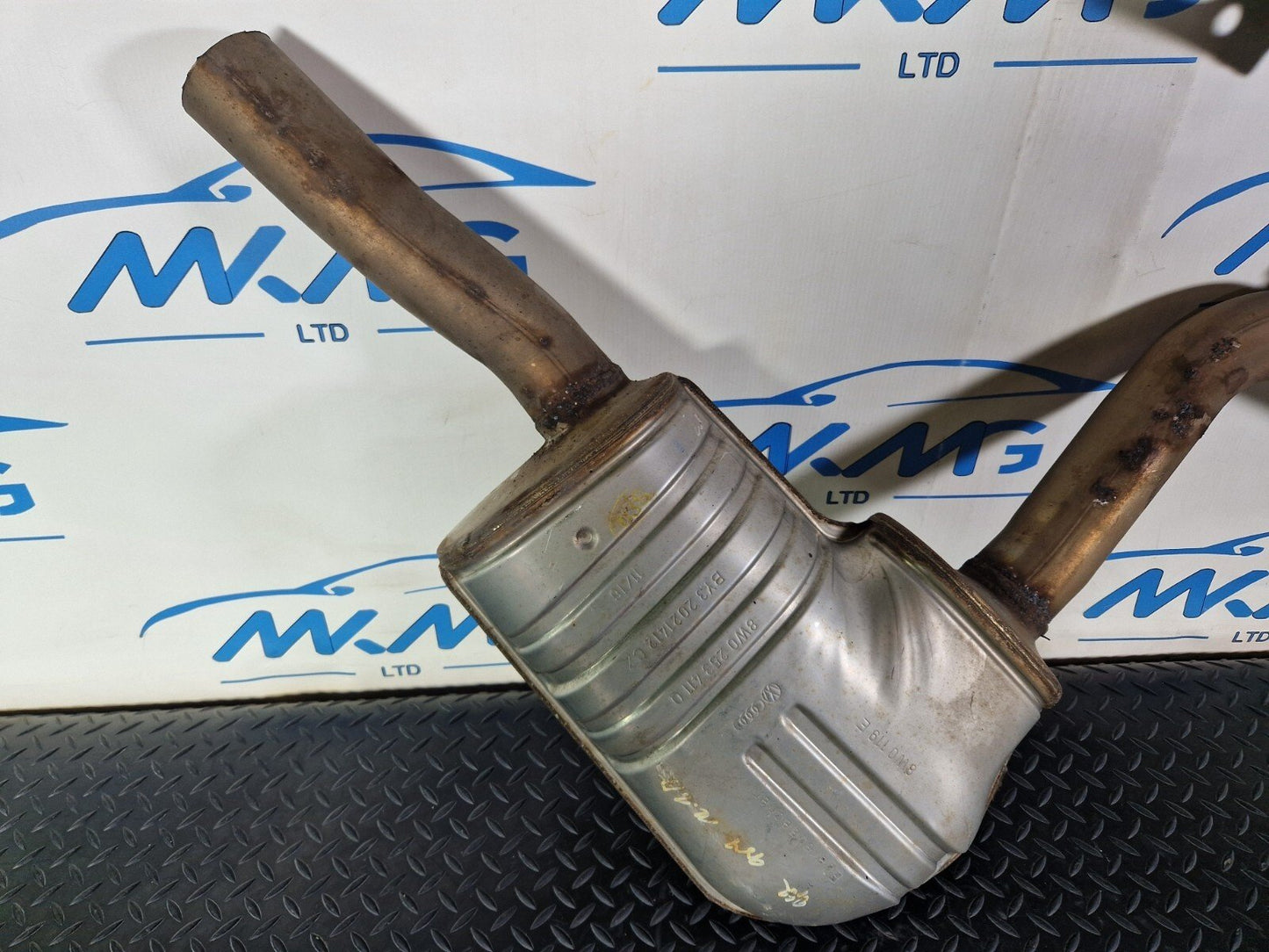 16-24 AUDI A5 F5 COUPE OEM GENUINE REAR EXHAUST MUFFLER SILENCER 8W0253411Q