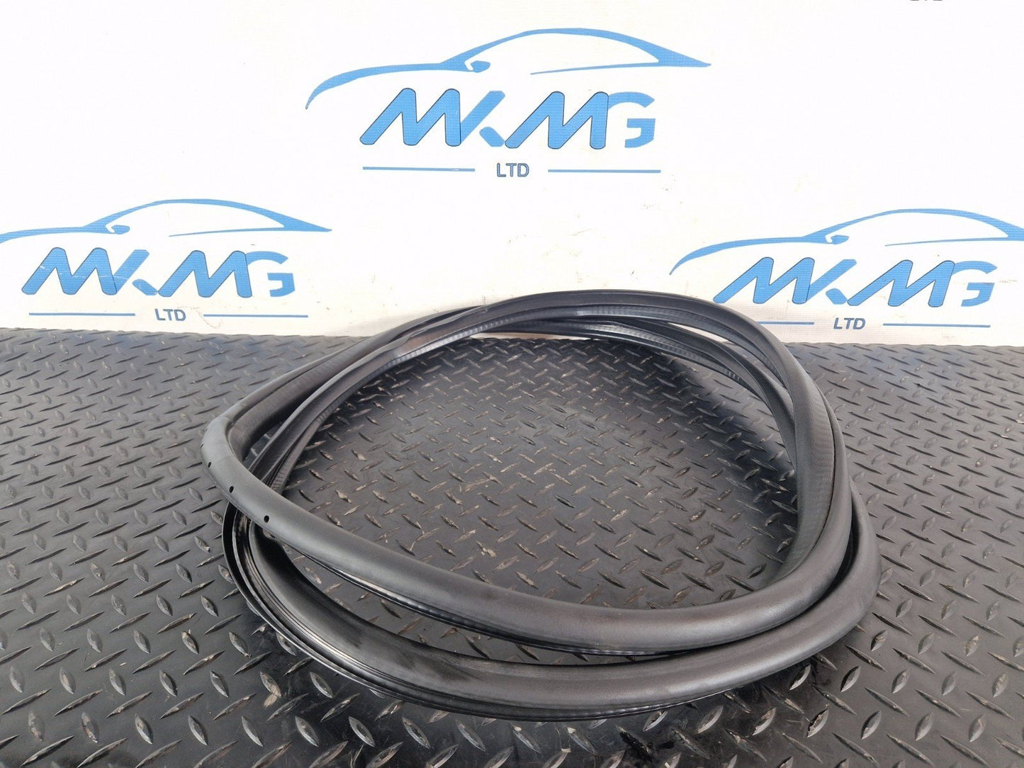 16-22 MERCEDES BENZ X253 REAR DOOR RUBBER SEAL FITS LEFT & RIGHT A1566920176