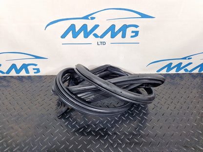 16-23 AUDI S5 COUPE GENUINE FRONT LEFT PASSENGER SIDE DOOR RUBBER SEAL 8W6831707