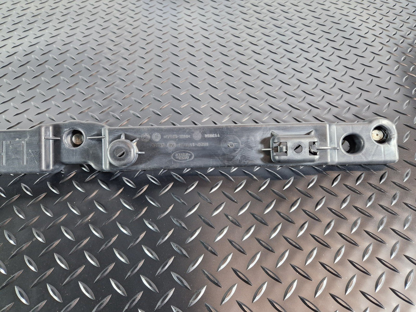 19-ON RANGE ROVER EVOQUE L551 LEFT N/S SIDE SUPPORT MOUNT BRACKET K8D2113C53AB