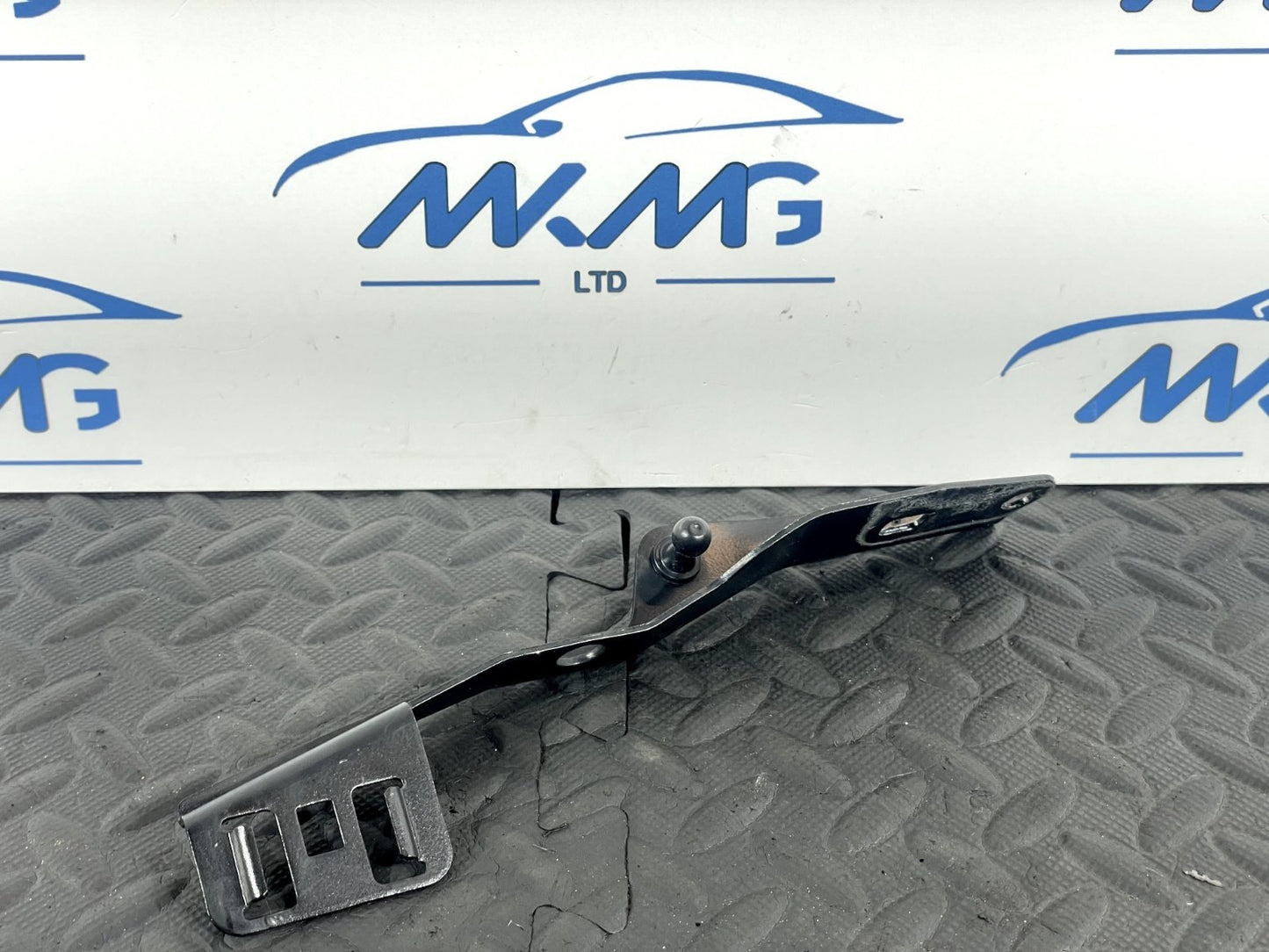 14-21 BMW 2 SERIES G.TOURER F45 F46 DRIVER SIDE BONNET STRUT HOLDER 7300532