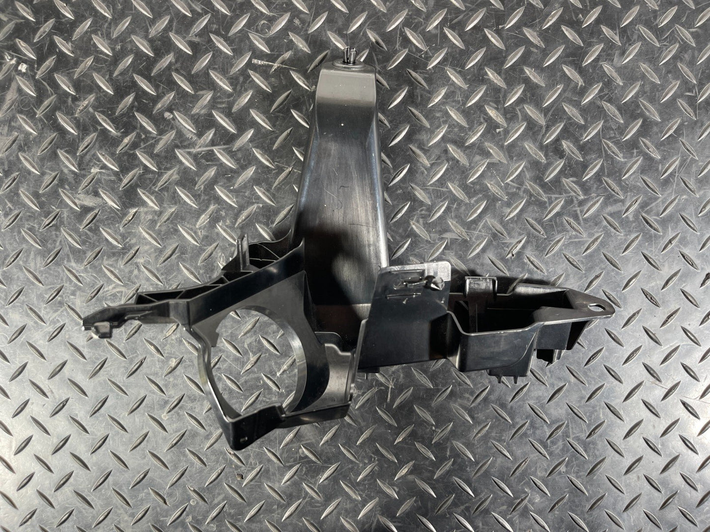 16-23 AUDI A5 F5 SPORTBACK S-LINE RIGHT D-PILLAR TRIM BRACKET 8W8867730A