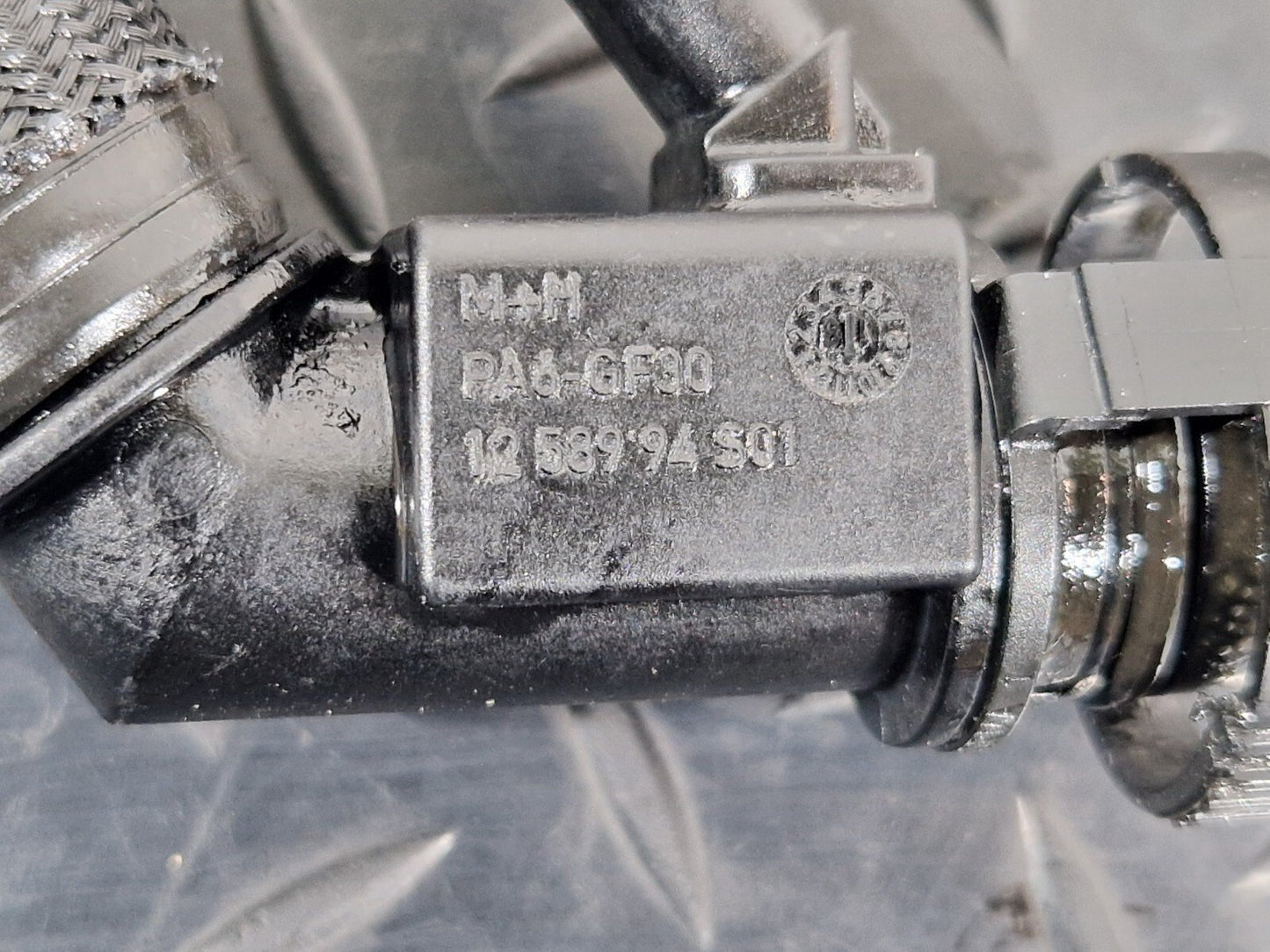 19-ON MERCEDES BENZ B CLASS W247 ENGINE BREATHER PIPE & SENSOR A6540104401
