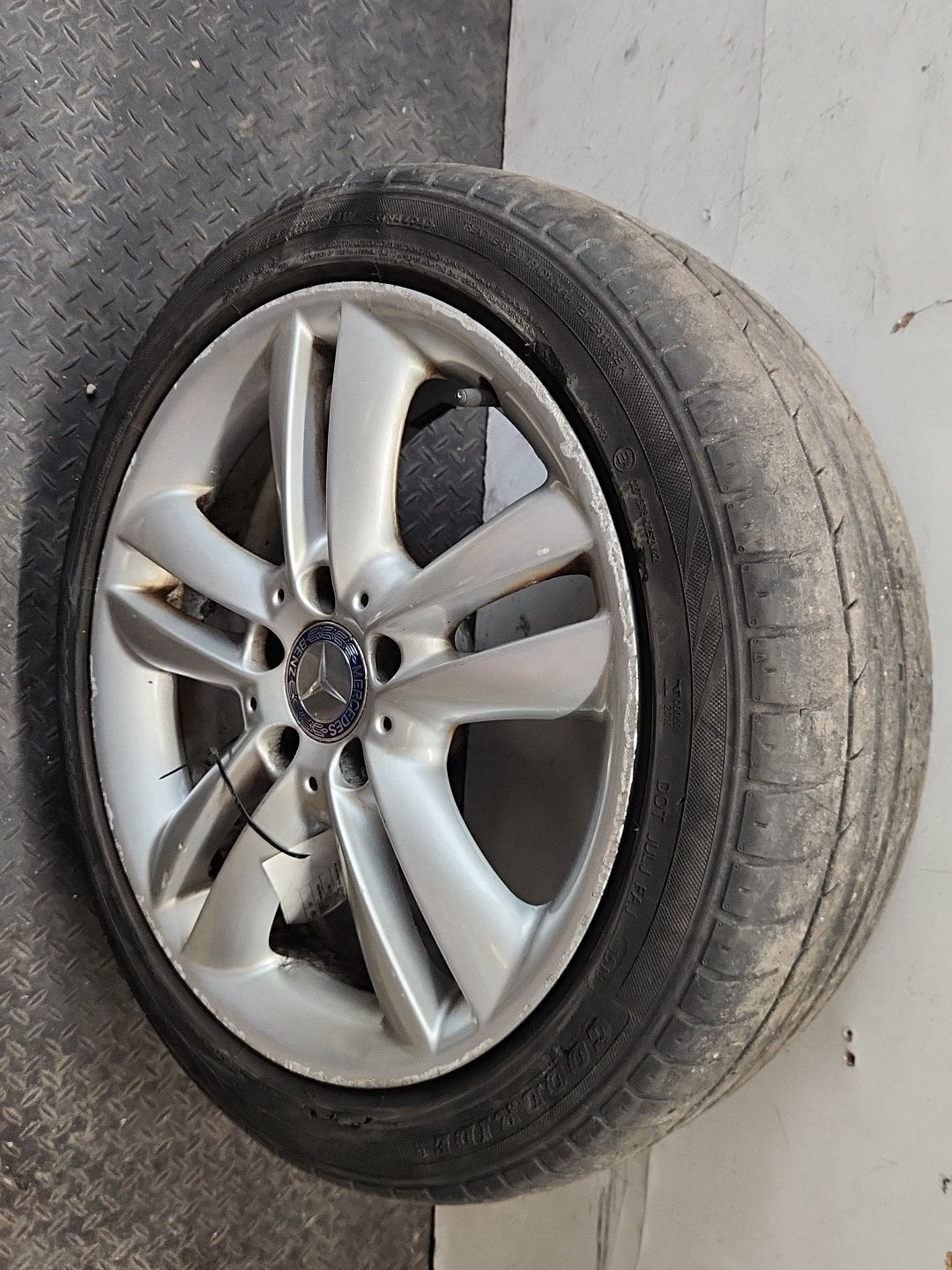 Mercedes CLK-Class C209 17" Alloy Wheel with Tyre 225/45/17 ~3mm A2094014102