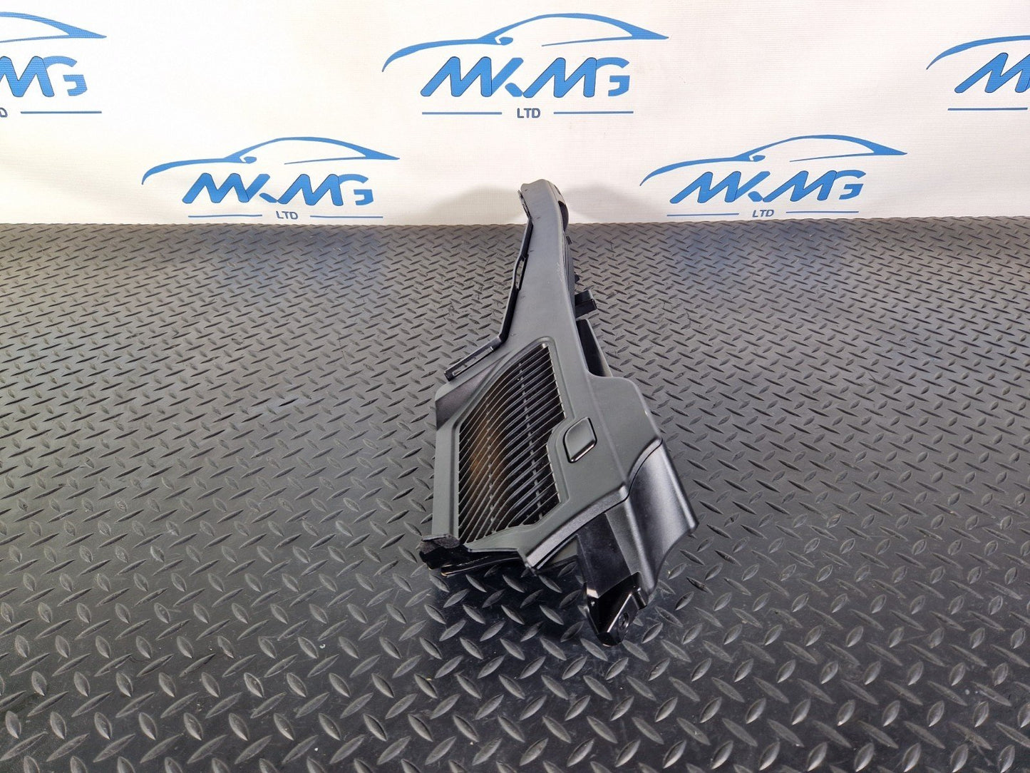 10-13 BMW X5 E70 LCI OEM REAR RIGHT O/S LUGGAGE COMPARTMENT RAIL COVER 6961850