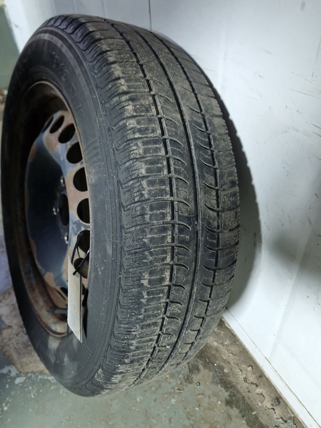 Vauxhall Corsa MK3 (D) (4400) Hatchback Steel Wheel with Tyre 185/65/15 ~5mm