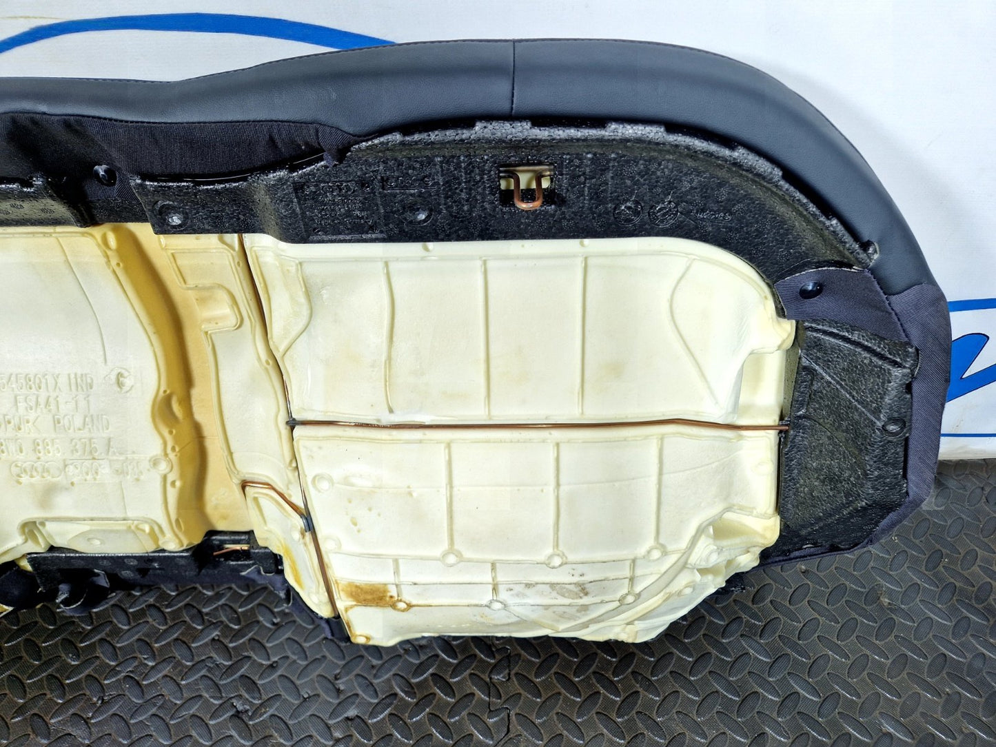 16-19 AUDI A4 B9 S-LINE GENUINE REAR HALF LEATHER SEAT BENTCH 8W0885375A