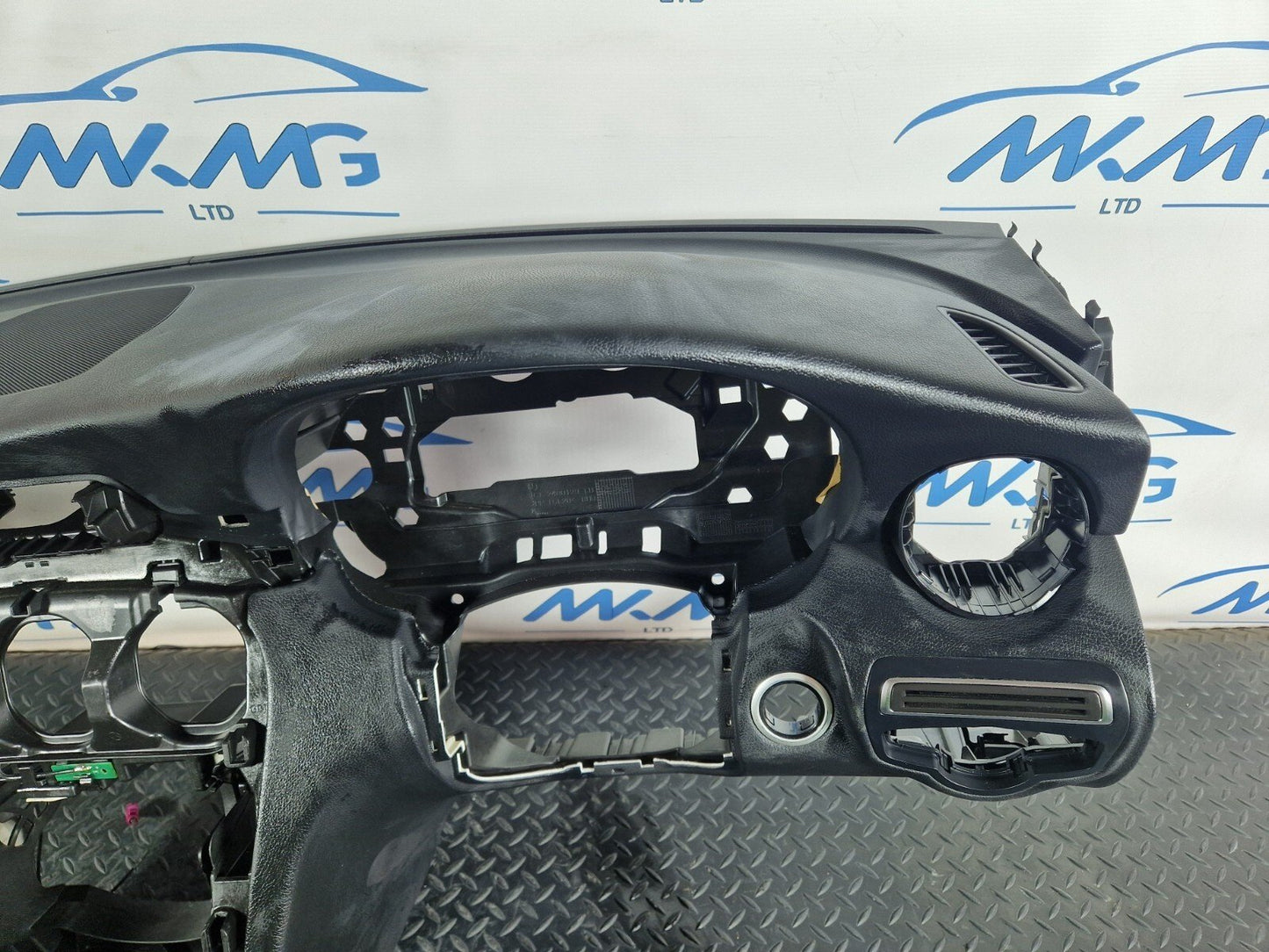 14-21 MERCEDES BENZ C200d W205 DASHBOARD ASSEMBLY TRIM PANEL & PASSENGER AIRBAG