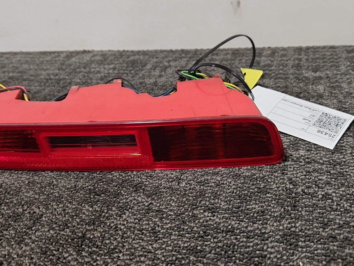 Audi Q7 4L Genuine Rear Left N/S Bumper Light 4L0945095