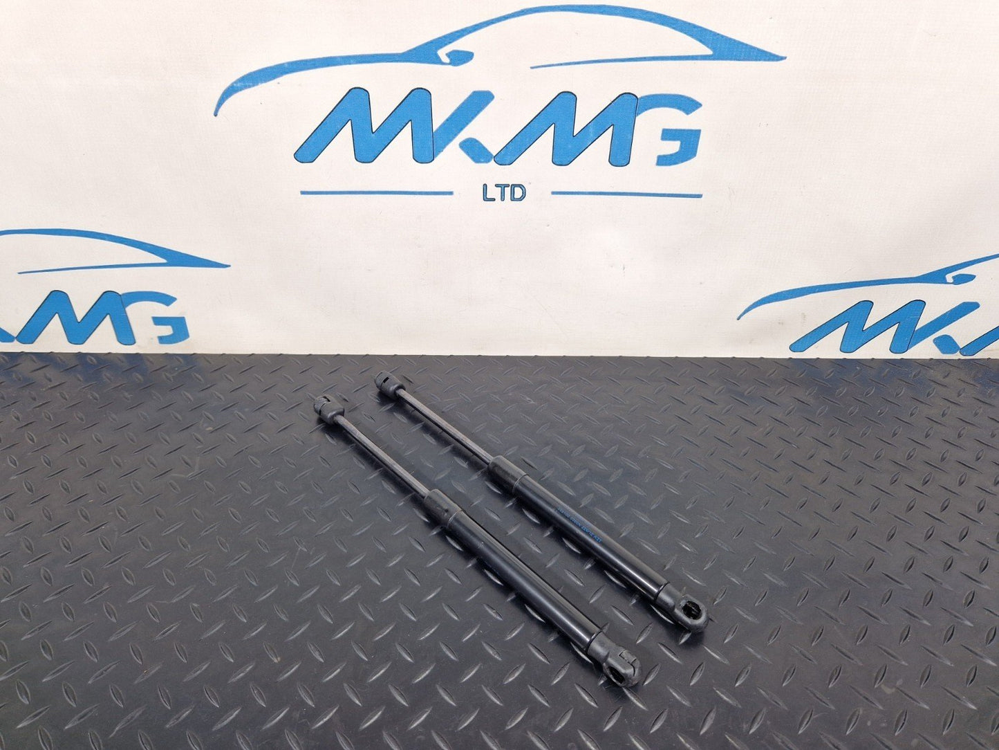 10-18 AUDI A7 4G S-LINE BONNET HOOD GAS STRUTS PAIR RIGHT & LEFT SIDE 4G8823359A
