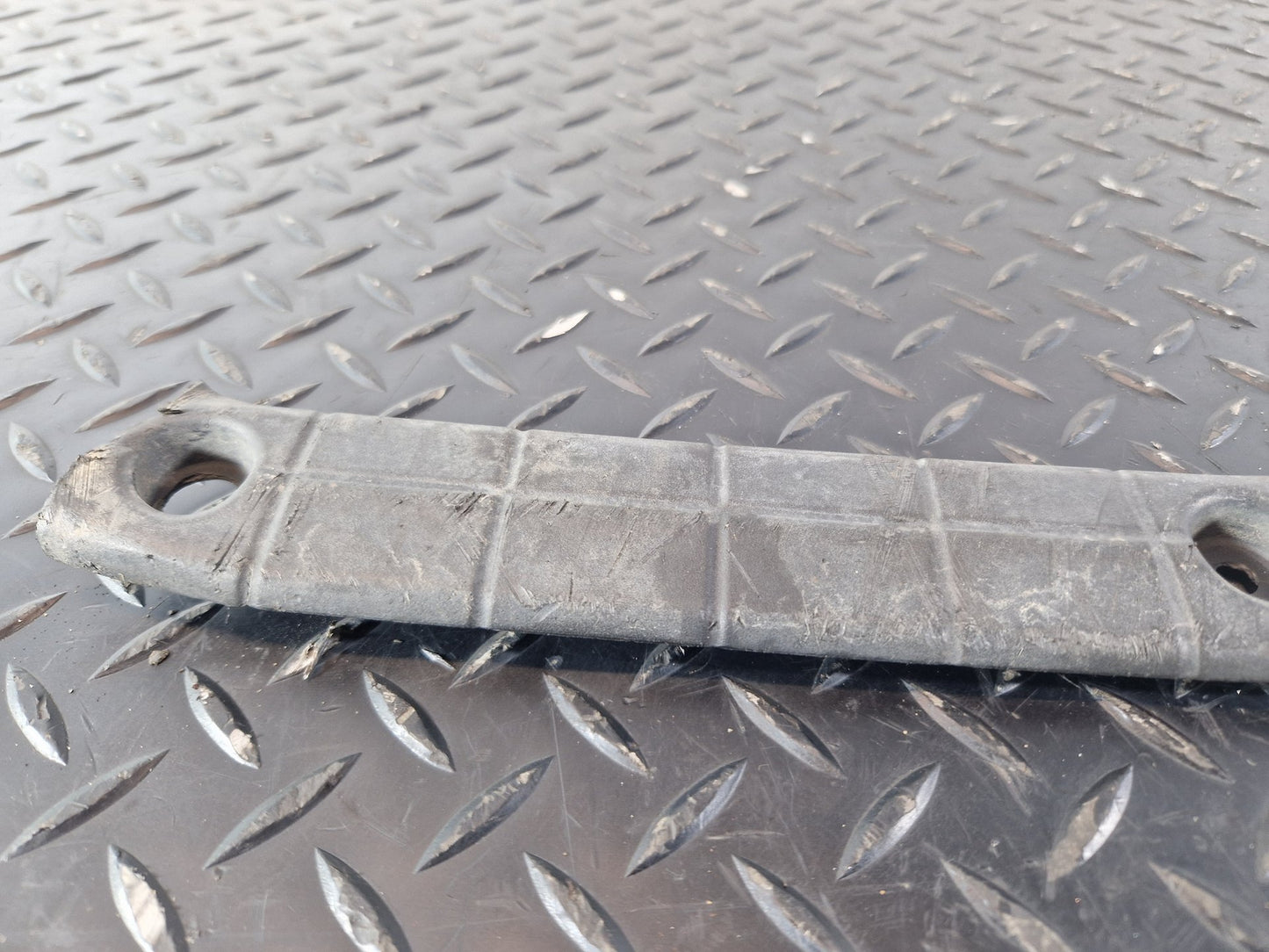 Audi A6 Allroad C7 Genuine Under Run Protective Bar 4G0807110A