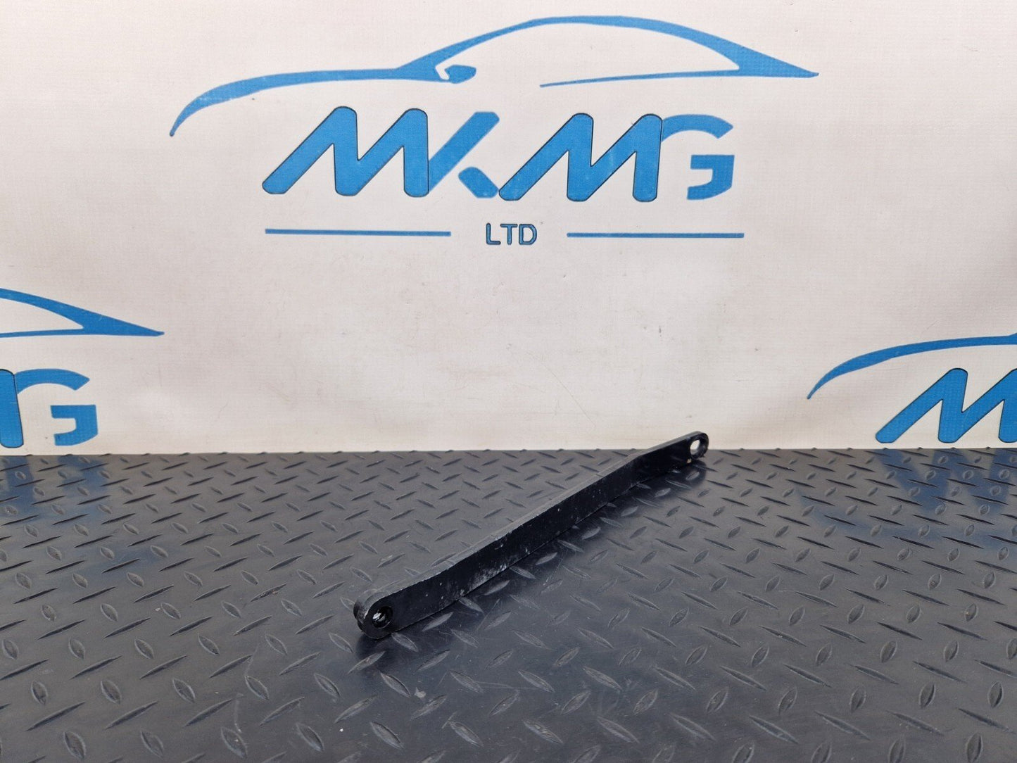 14-21 MERCEDES BENZ C200d W205 REINFORCEMENT RADIATOR SUPPORT STRUT A2056201700