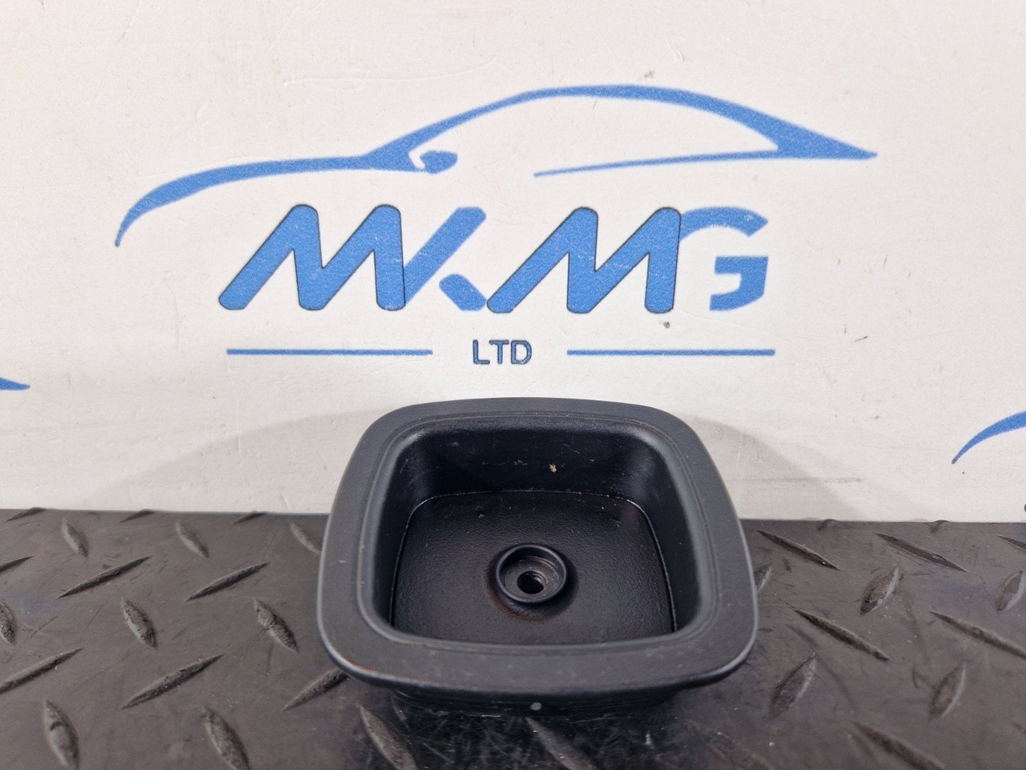 11-19 MERCEDES BENZ ML W166 BOOT PARCELSHELF SIDE MOUNT TRIM COVERS A1666920528