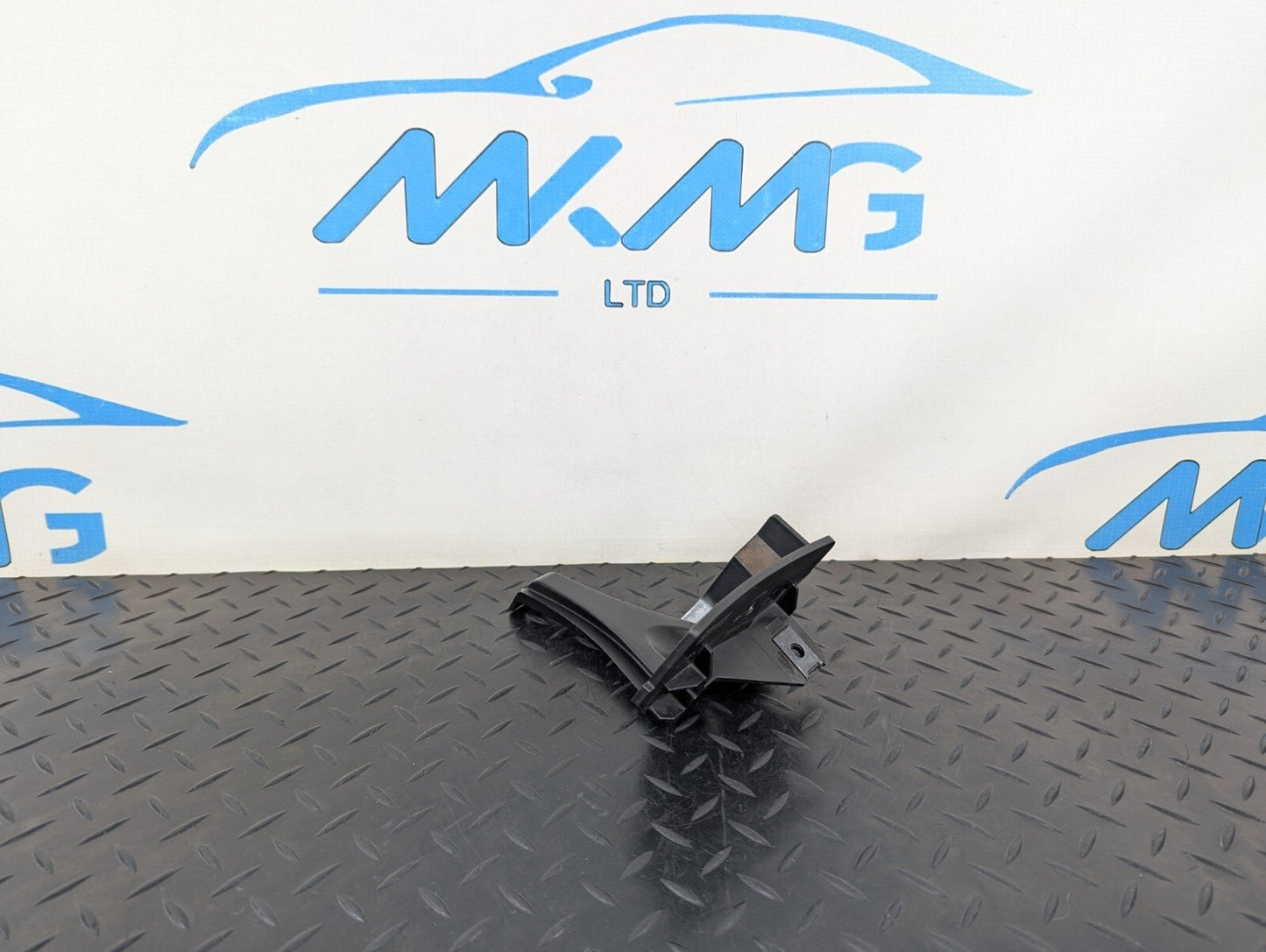 10-17 AUDI A8 4H GENUINE FRONT LEFT BRACKET 4H0807139MN