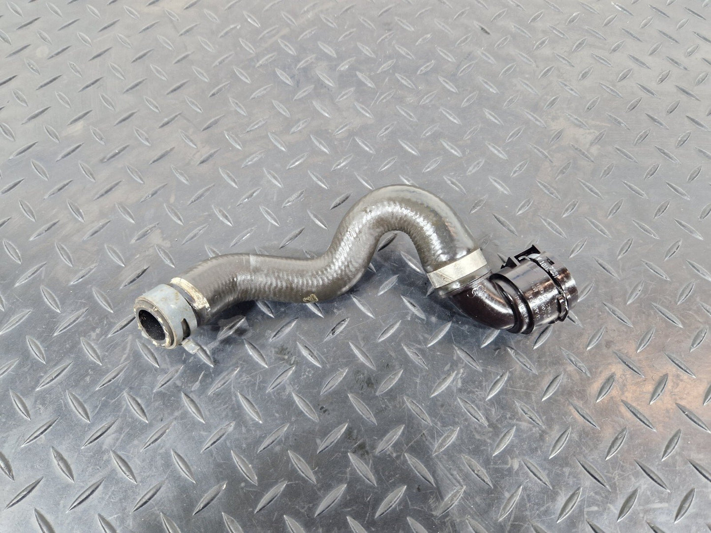 16-19 AUDI A4 B9 GENUINE OEM AIR CON HEATER COOLANT PIPE HOSE 8W0819334G
