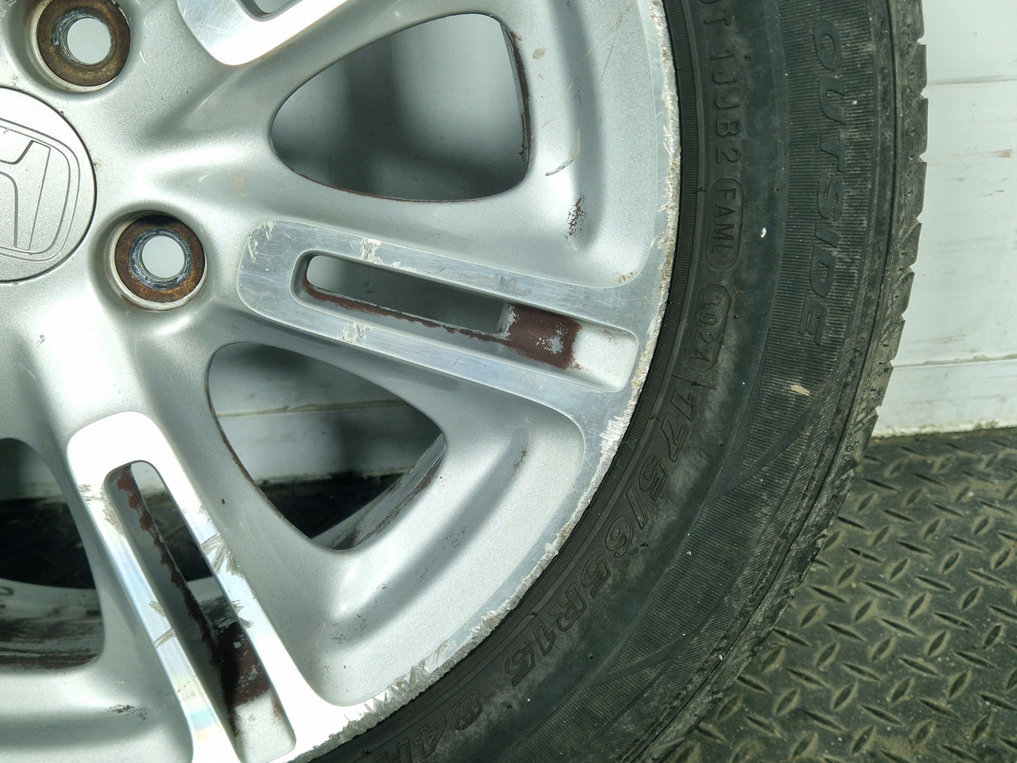 Honda Insight ZE2 Hatchback 17" Alloy Wheel with Tyre 6mm 175/65/15