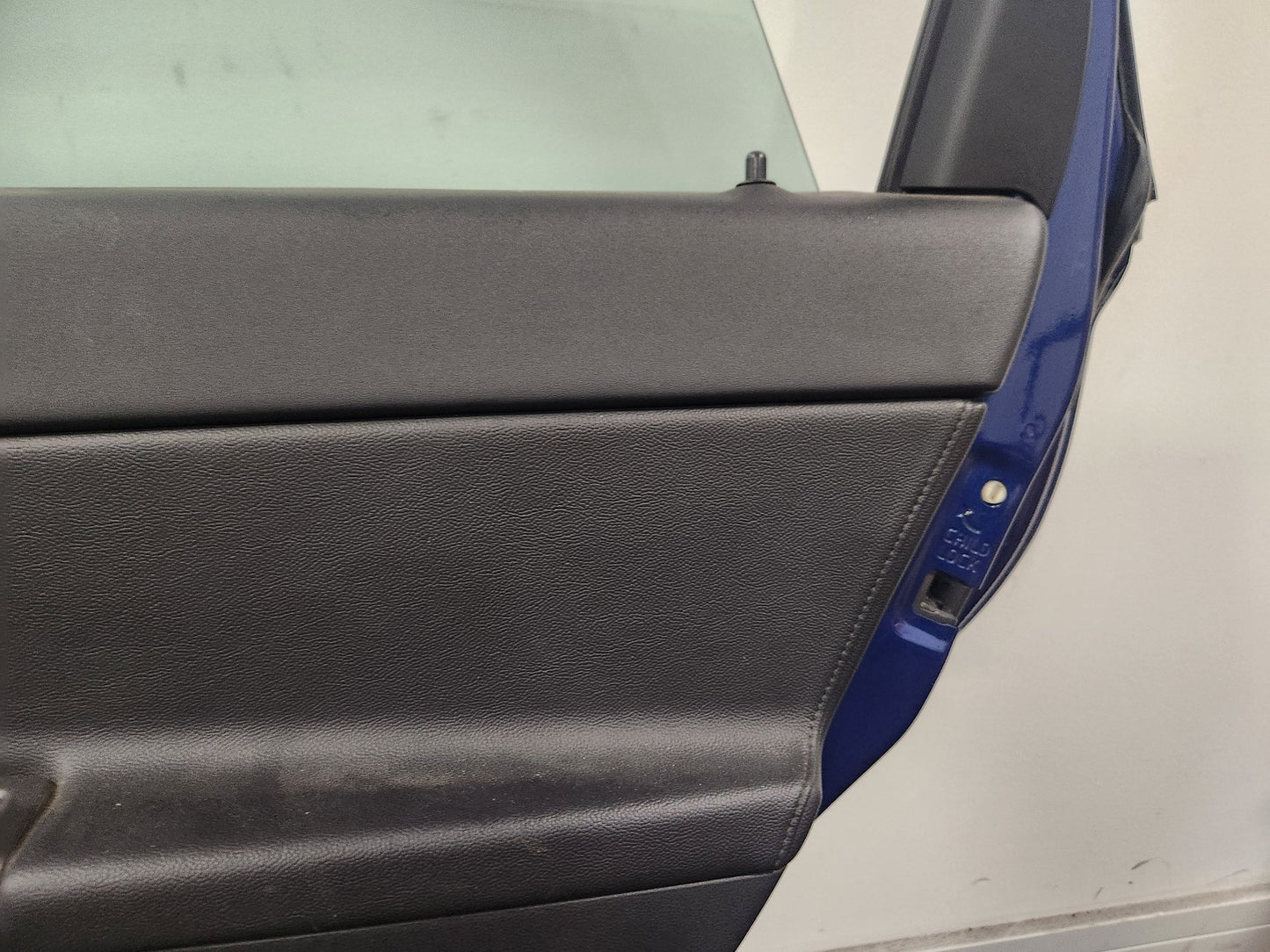 Volvo V50 MK2 FL (MW) Estate Rear Right Complete Door in Brilliant Blue Pearl