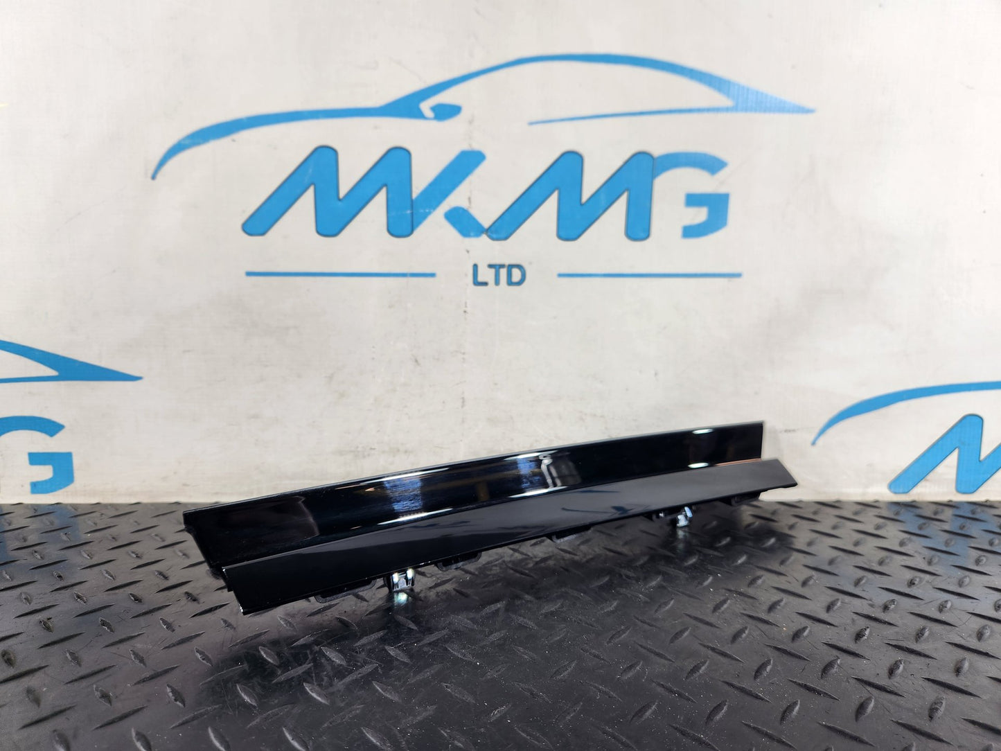 Range Rover Evoque L551 Interior Dashboard Trim Panel Damaged R8D2-045R61-BB