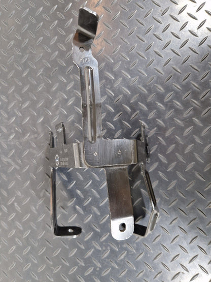 16-19 AUDI A4 AVANT B9 S-LINE EXPANSION TANK BRACKET RHD 8W2121232G