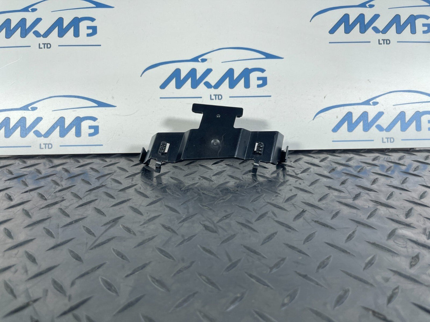 16-23 AUDI A5 F5 SPORTBACK S-LINE B-Pillar Trim Panel Bracket Upper 8W8867191
