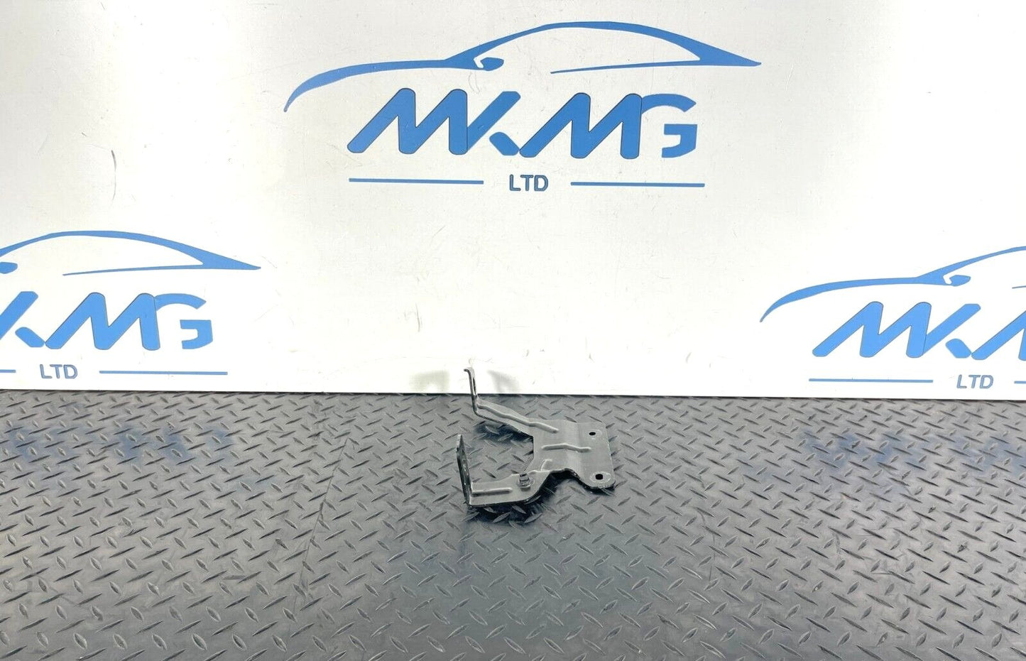 16-19 AUDI A4 B9 AVANT GENUINE EXPANSION COLLANT TANK BRACKET 8W0121232F