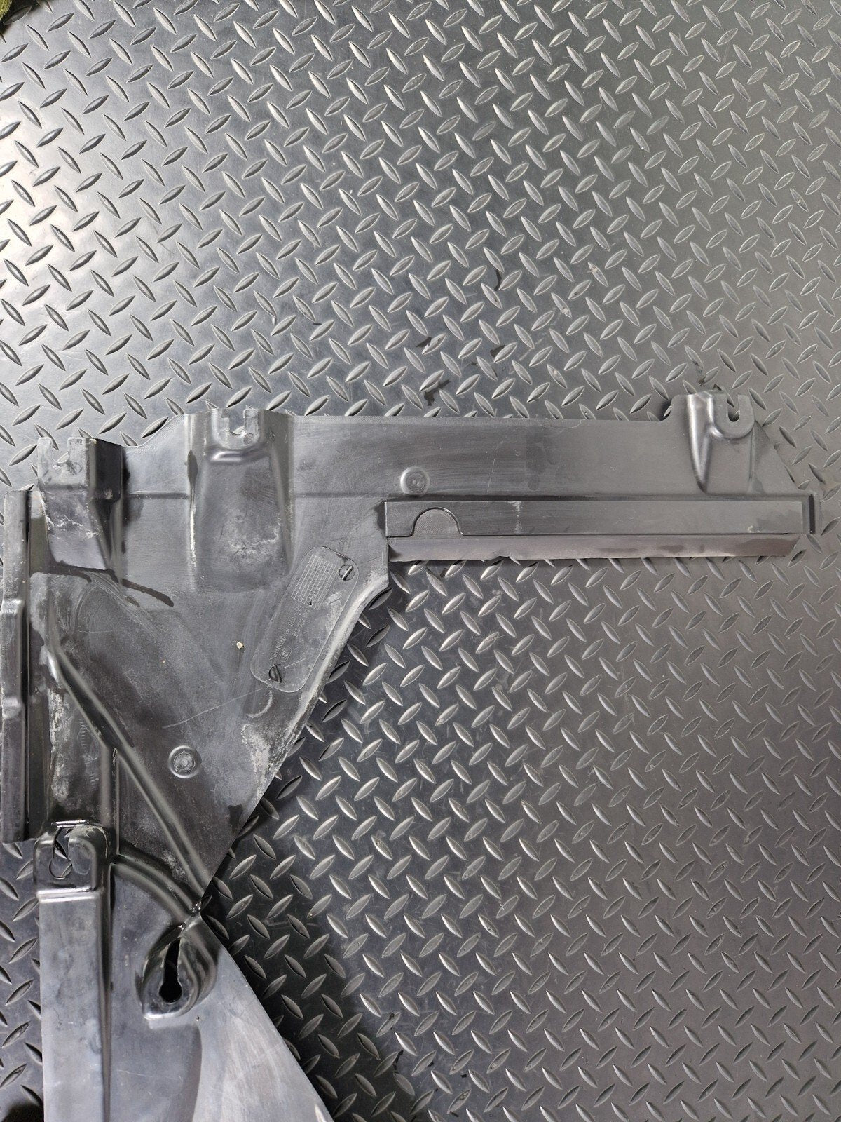 16-24 AUDI A5 F5 COUPE LHD LEFT SIDE UNDERBODY COVER 8W6825215