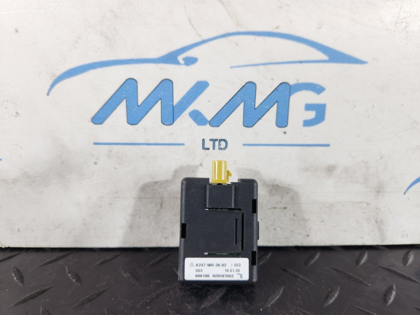 19-ON MERCEDES BENZ B CLASS W247 WLAN AERIAL ANTENNA A2479052602