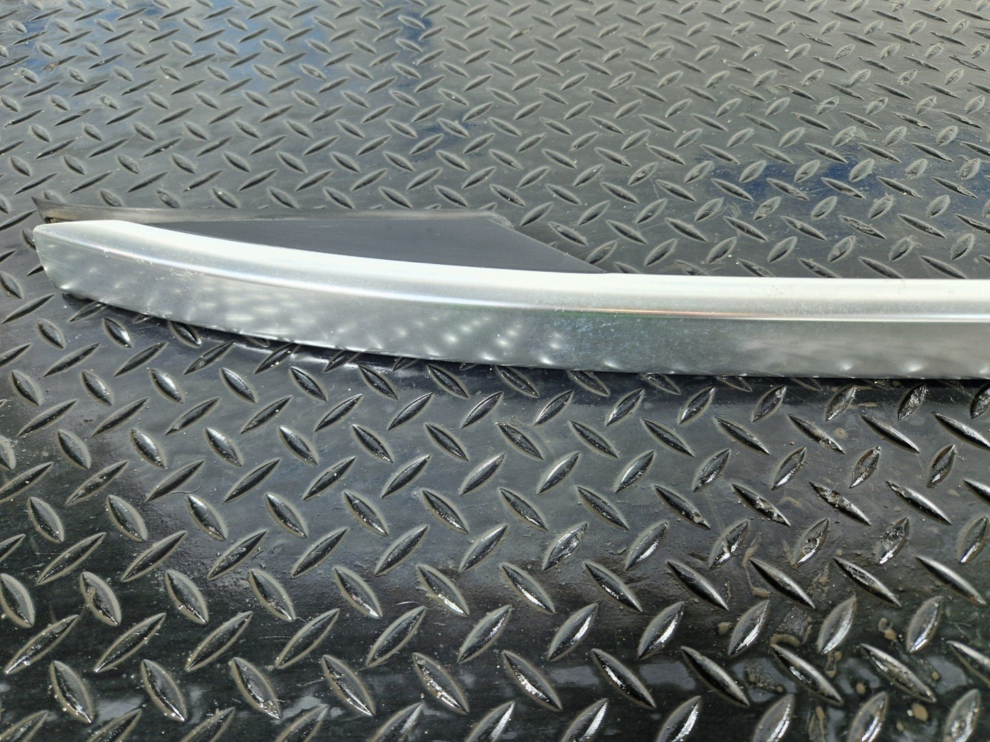 11-19 MERCEDES BENZ ML W166 GENUINE ROOF RAIL BAR RACK  A1668900393